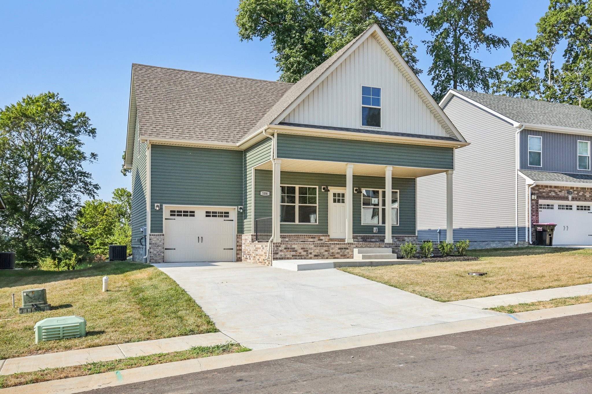 Clarksville, Tennessee 37042, United States, 3 Bedrooms Bedrooms, ,3 BathroomsBathrooms,Residential,Active,45868