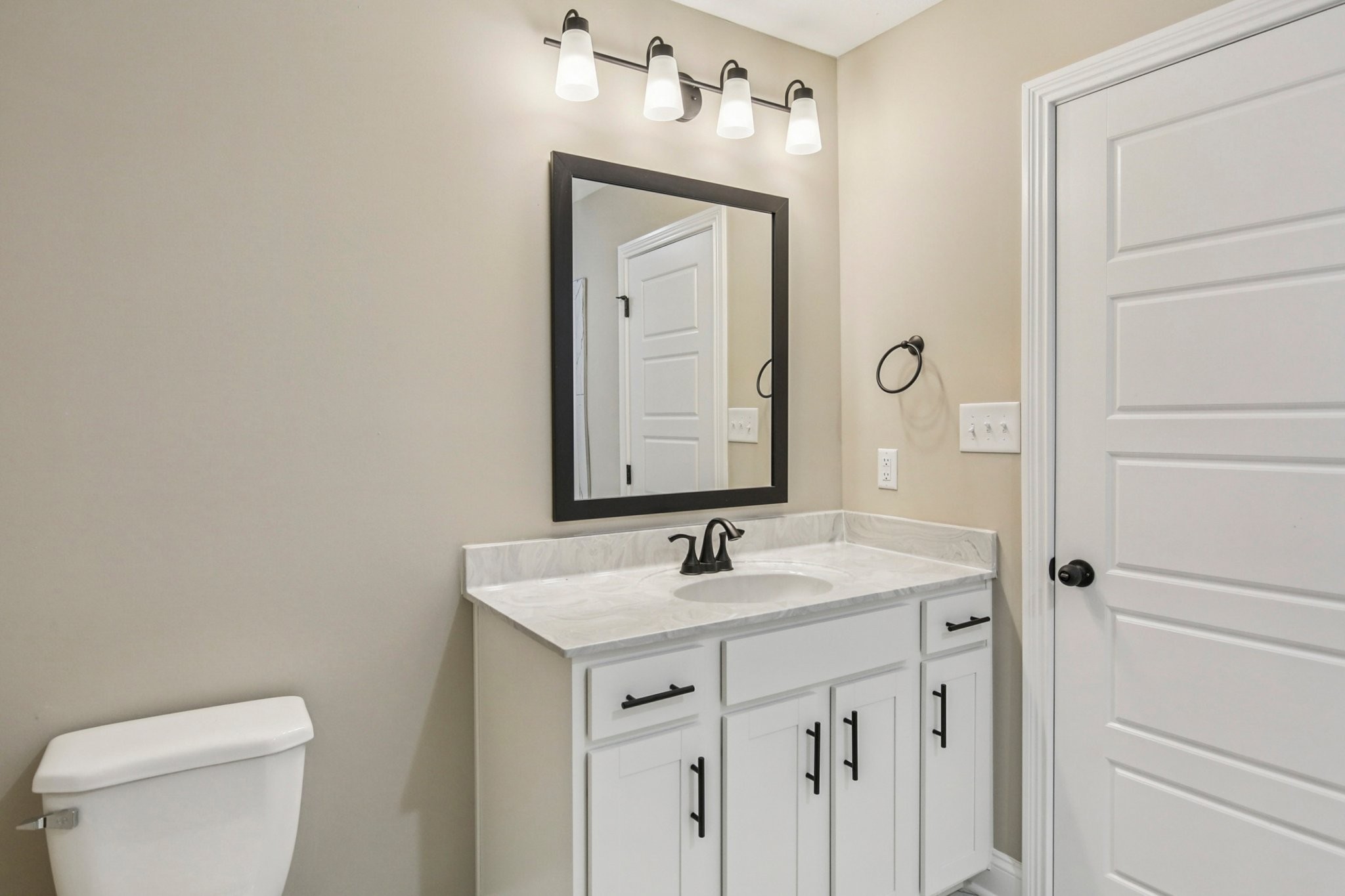 Clarksville, Tennessee 37042, United States, 3 Bedrooms Bedrooms, ,3 BathroomsBathrooms,Residential,Active,45868