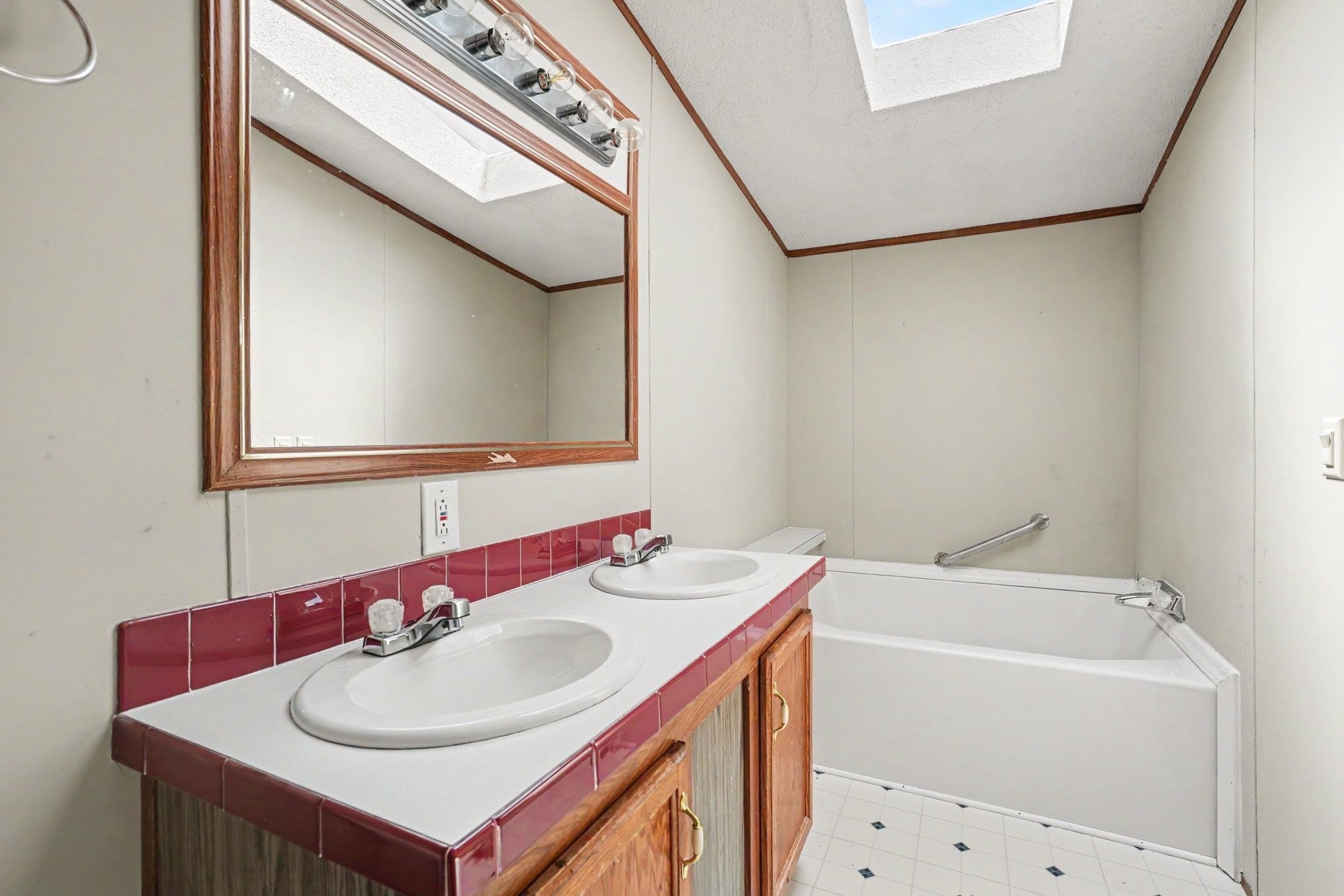 97 Claude Fox Rd