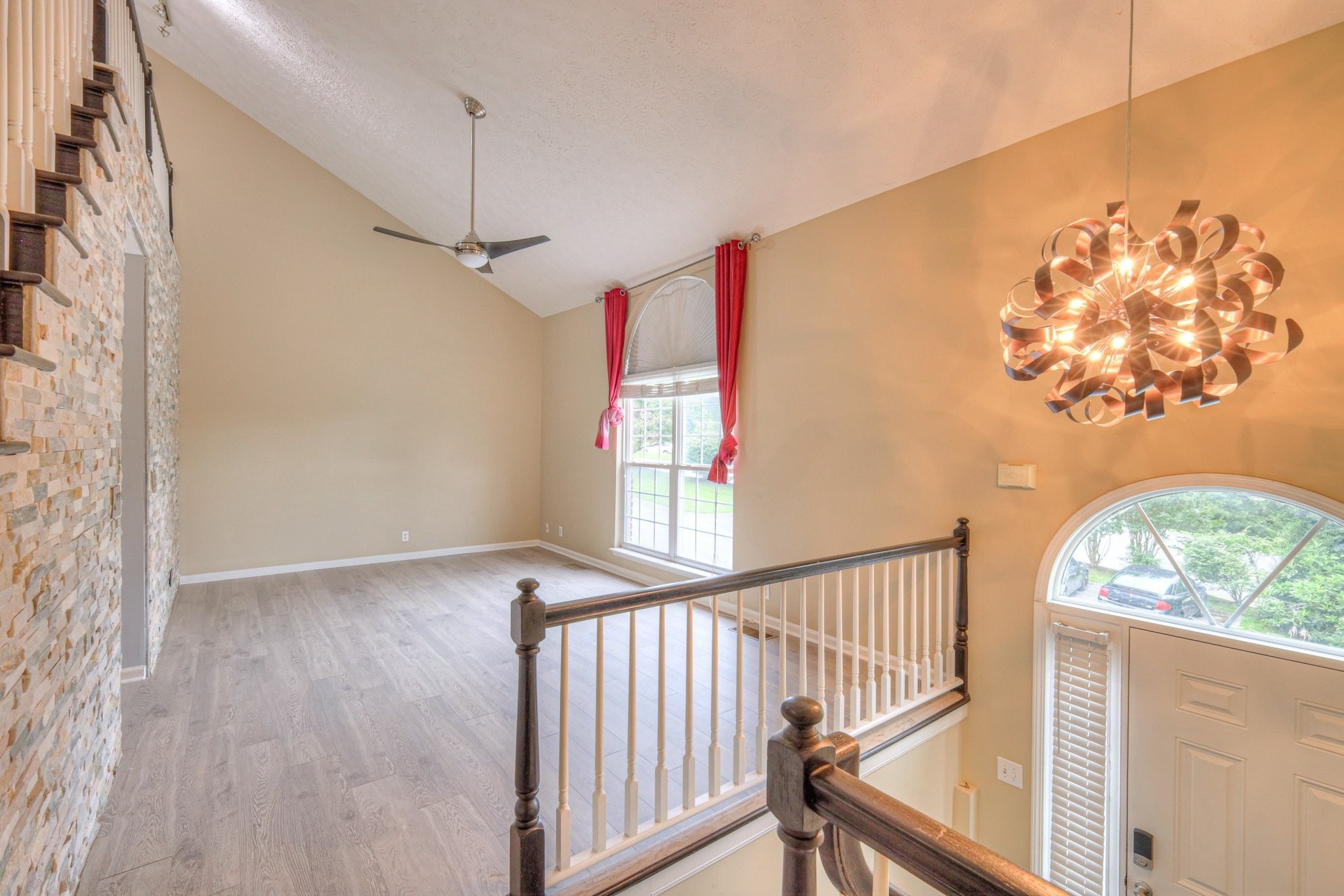 5766 Amalie Dr