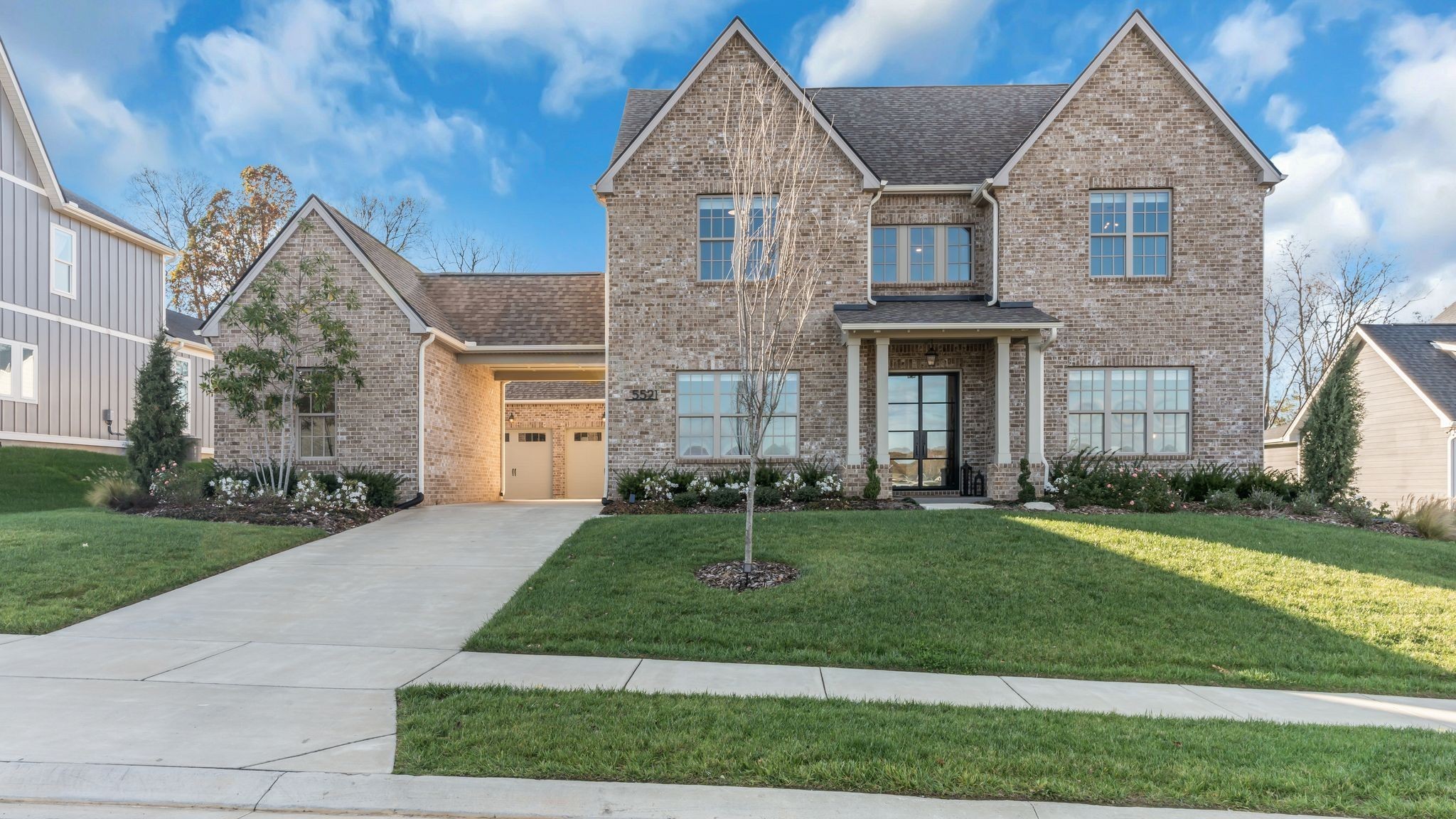 5521 Duquette Dr