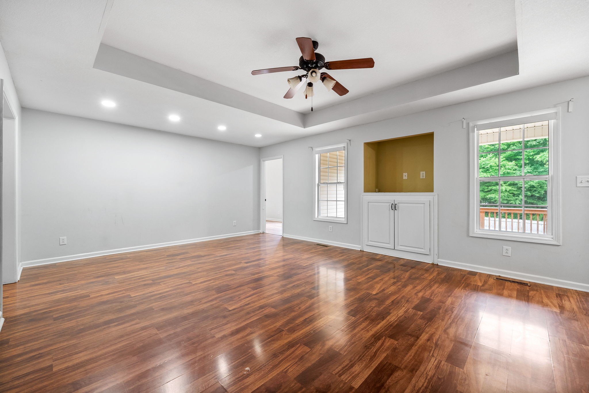 405 Chestnut Grove Way