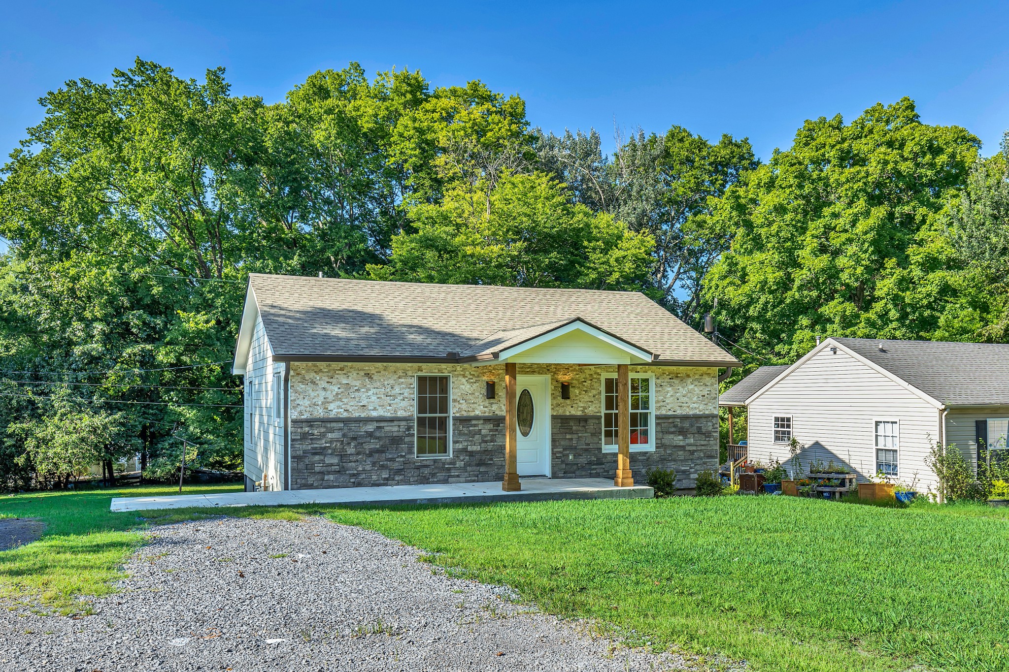 1263 Daniel St