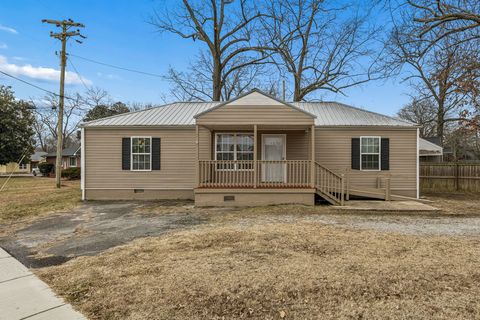 1210 Woodland Dr Manchester TN 37355