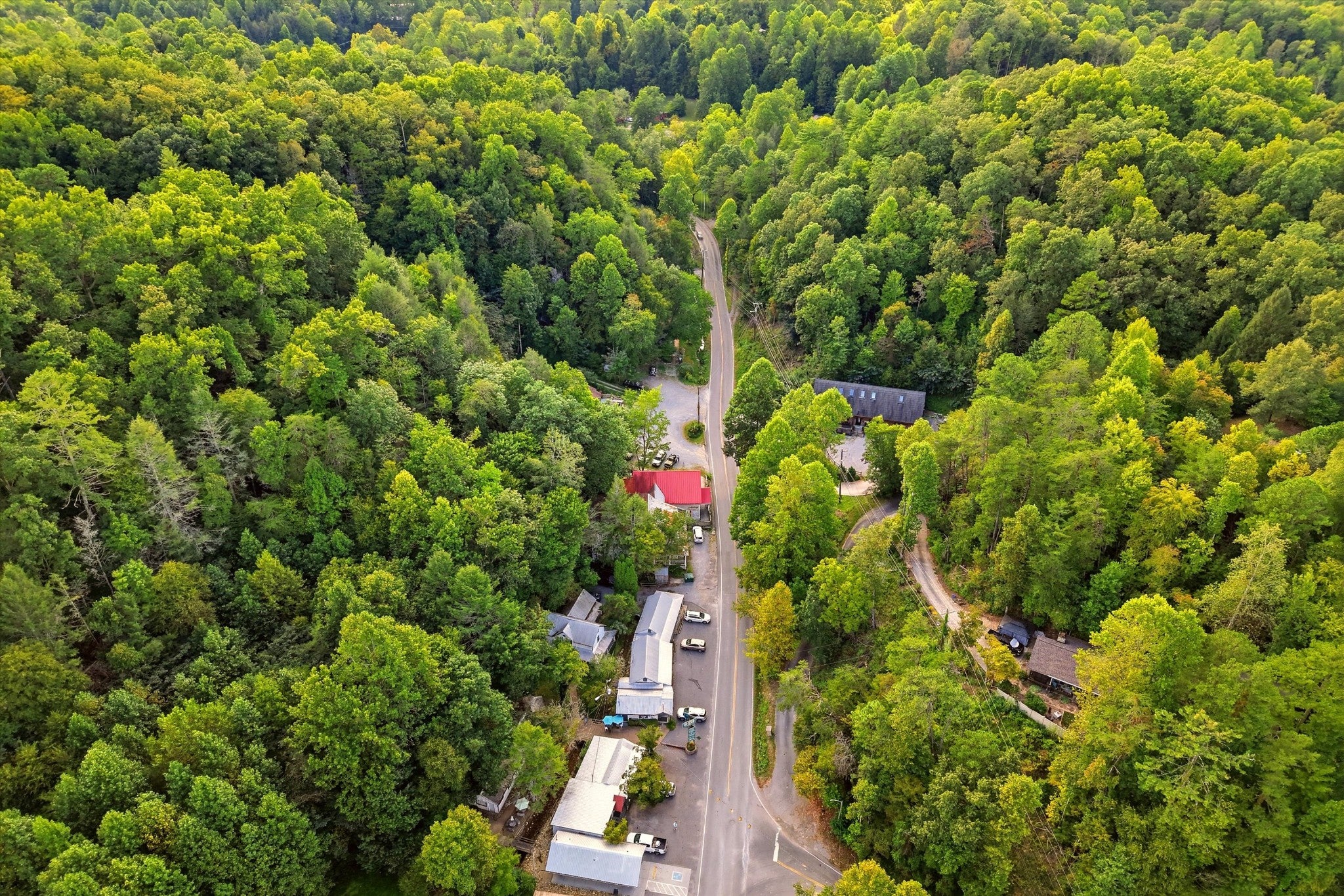 670 Glades Rd