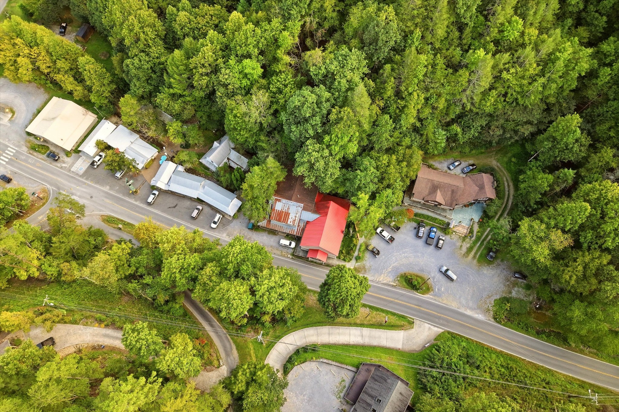 670 Glades Rd