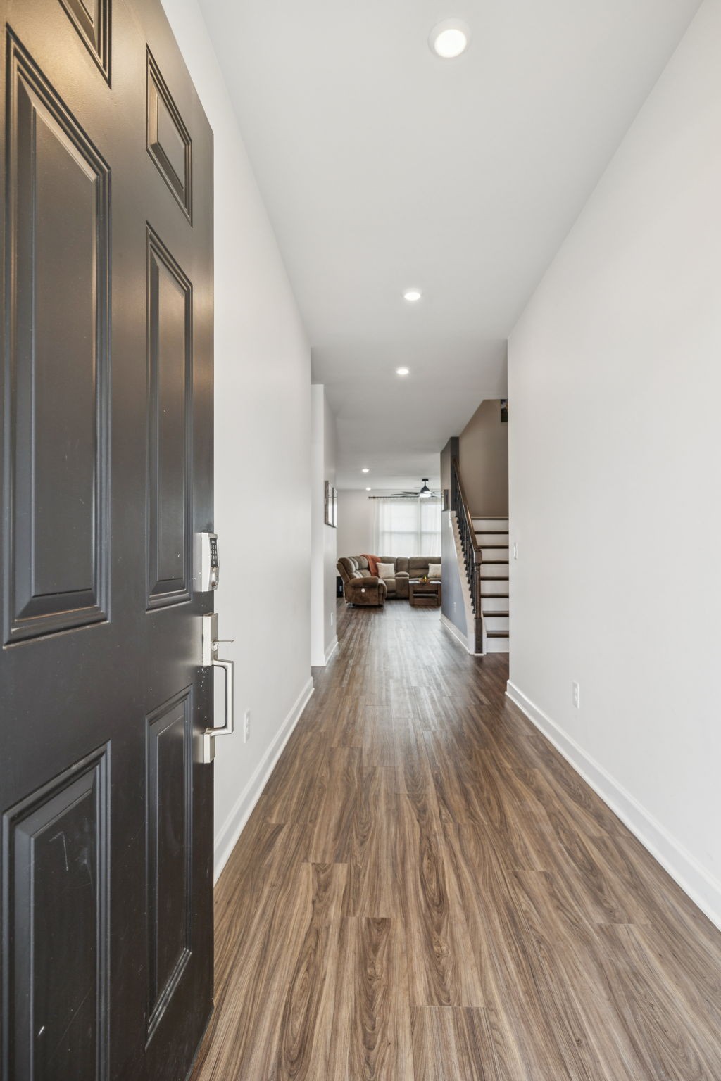 330 Ellis Ln