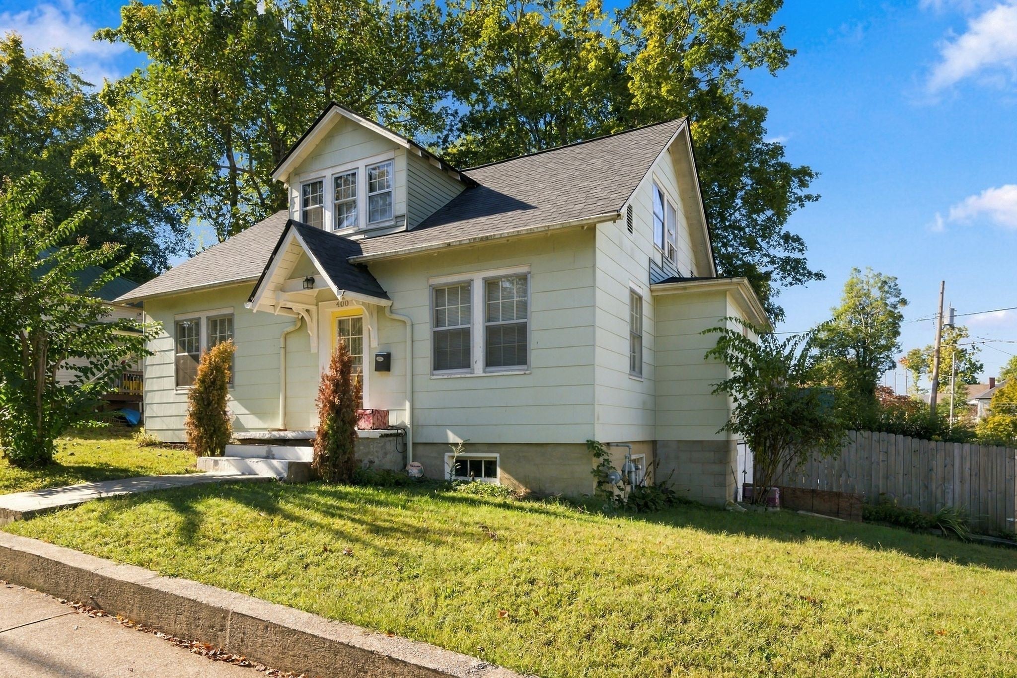 400 E Rickert Ave