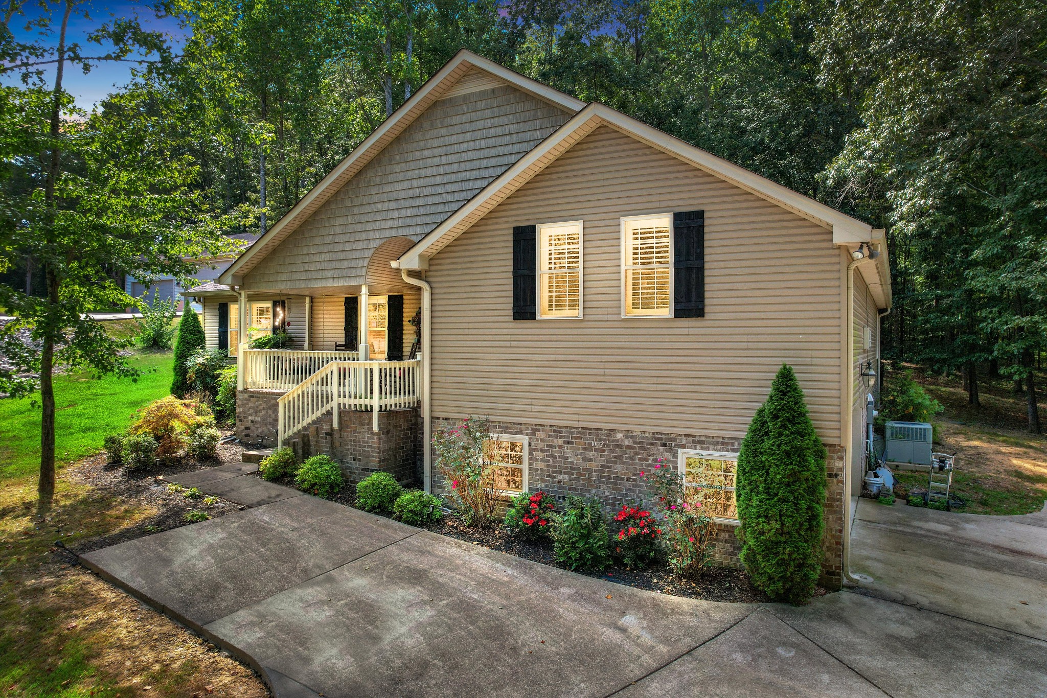 1021 Goldfinch Trl