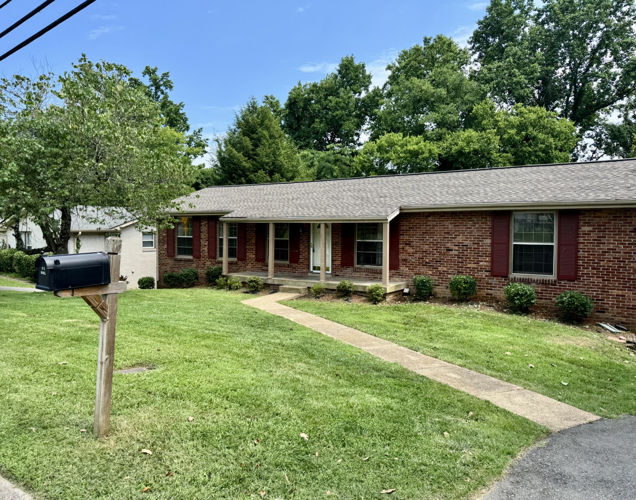2533 Edge O Lake Dr