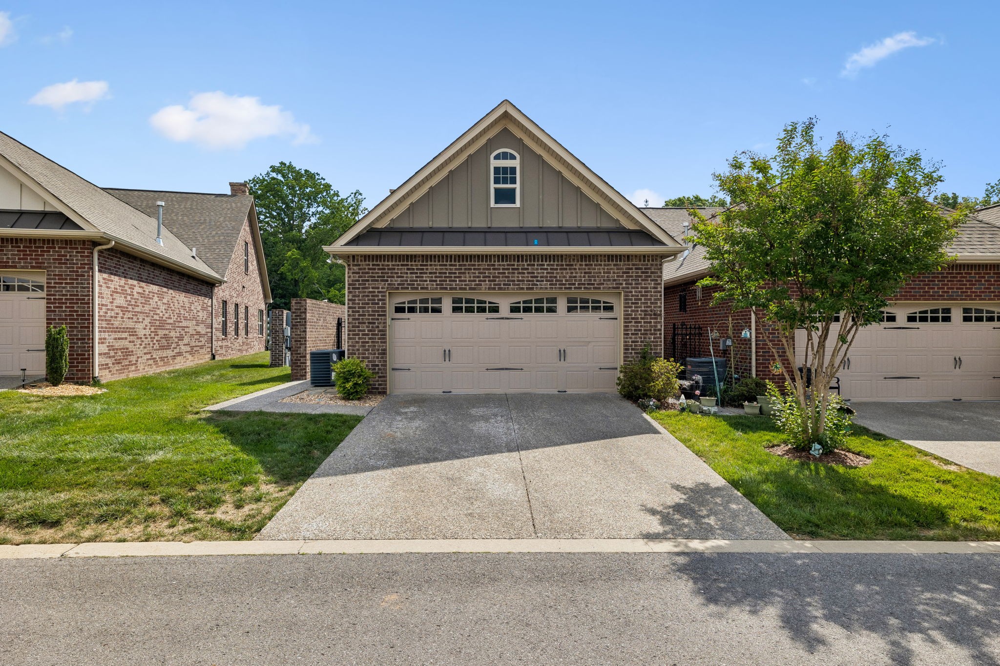 340 Carellton Dr