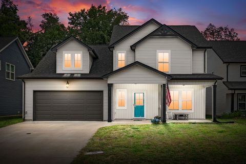 440 Kinslow Ct Clarksville TN 37040