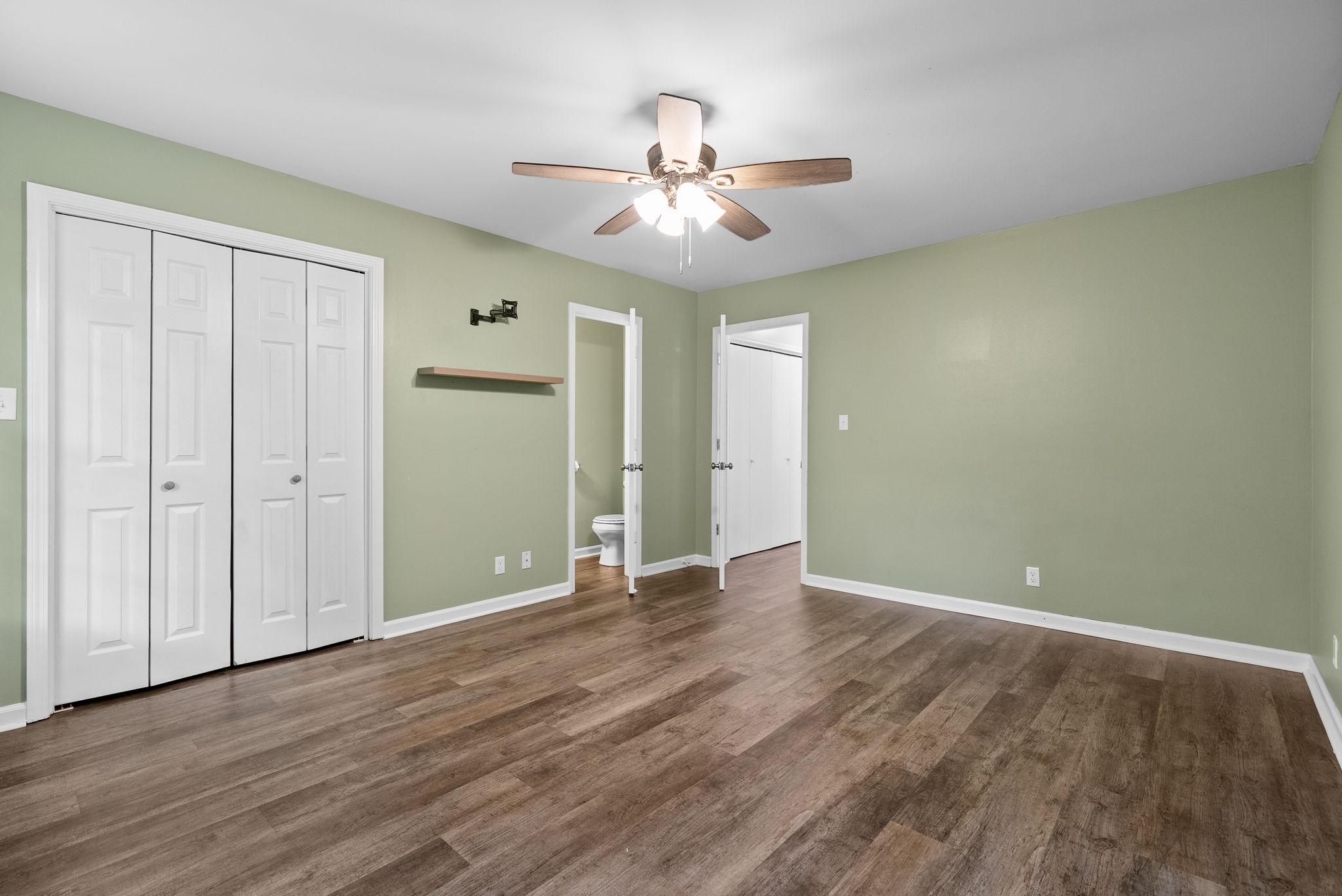 Clarksville, Tennessee 37043, United States, 3 Bedrooms Bedrooms, ,3 BathroomsBathrooms,Residential,Active,186957