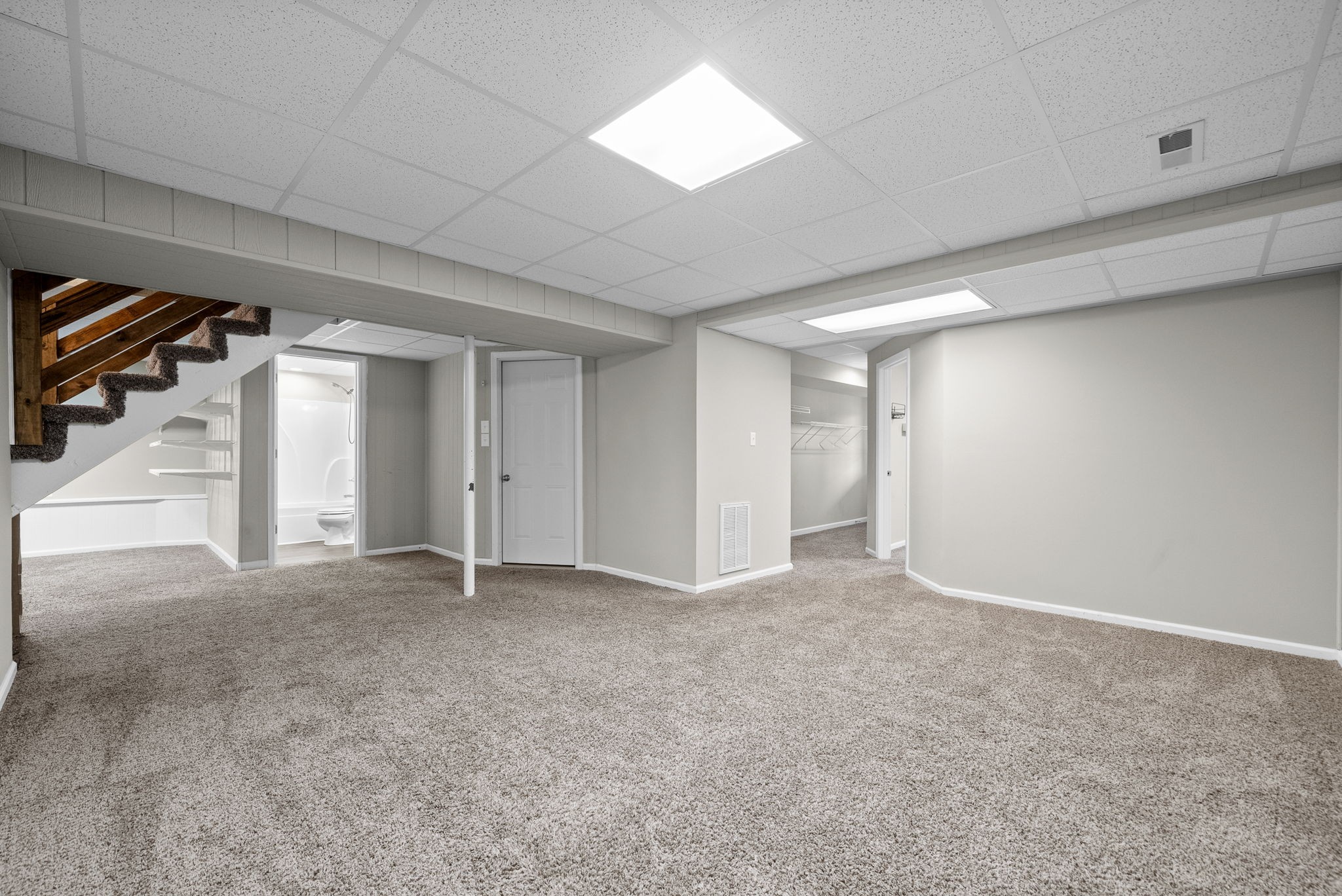 Clarksville, Tennessee 37043, United States, 3 Bedrooms Bedrooms, ,3 BathroomsBathrooms,Residential,Active,186957