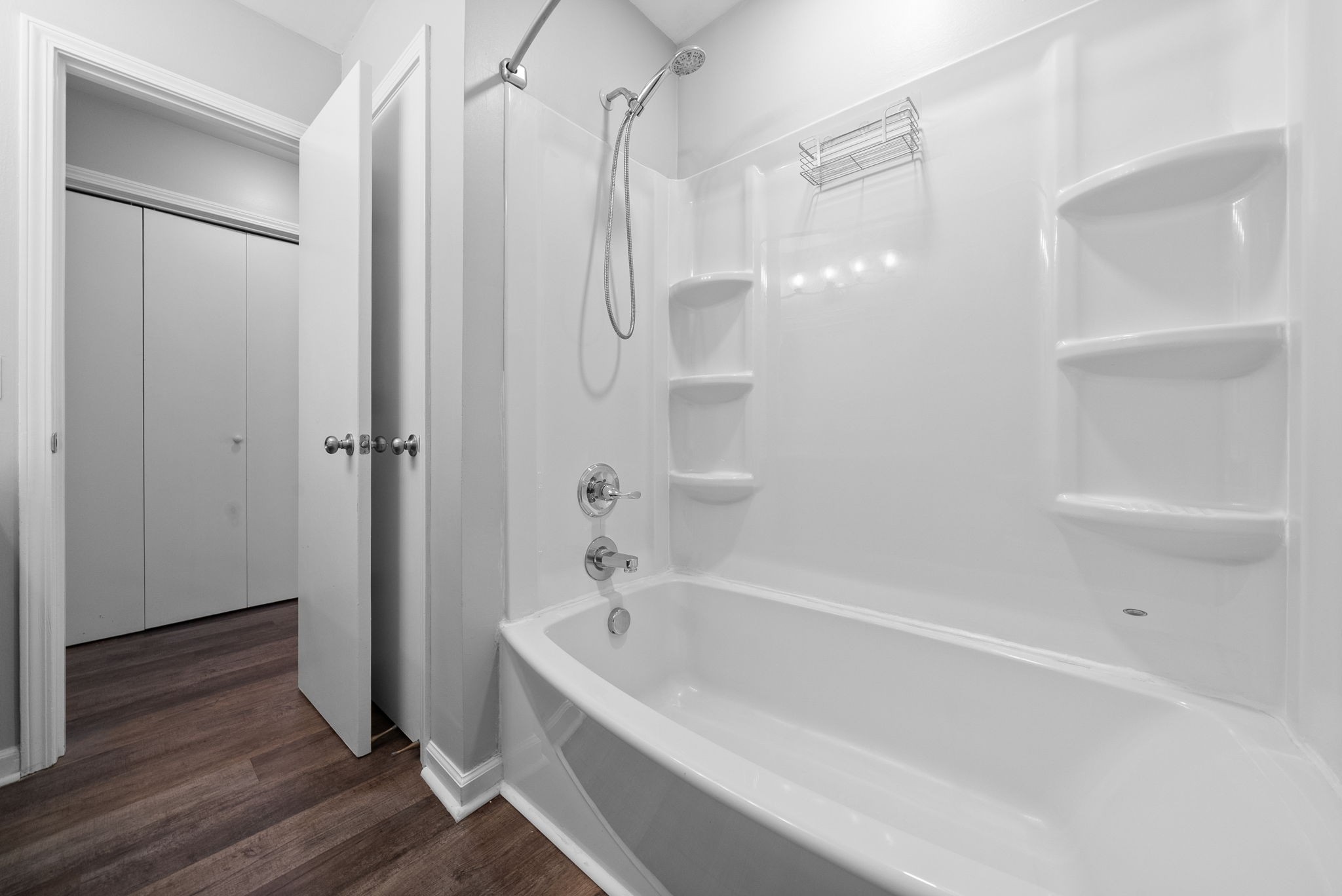 Clarksville, Tennessee 37043, United States, 3 Bedrooms Bedrooms, ,3 BathroomsBathrooms,Residential,Active,186957