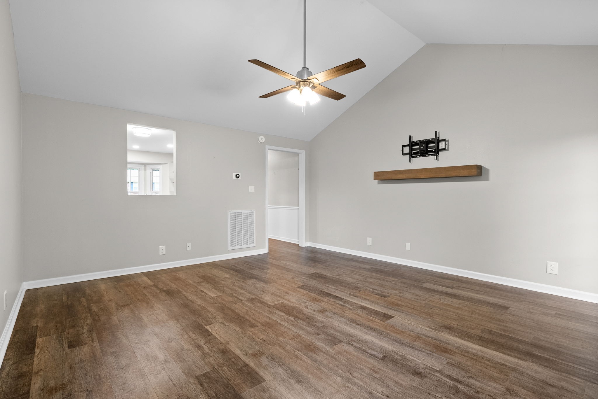 Clarksville, Tennessee 37043, United States, 3 Bedrooms Bedrooms, ,3 BathroomsBathrooms,Residential,Active,186957