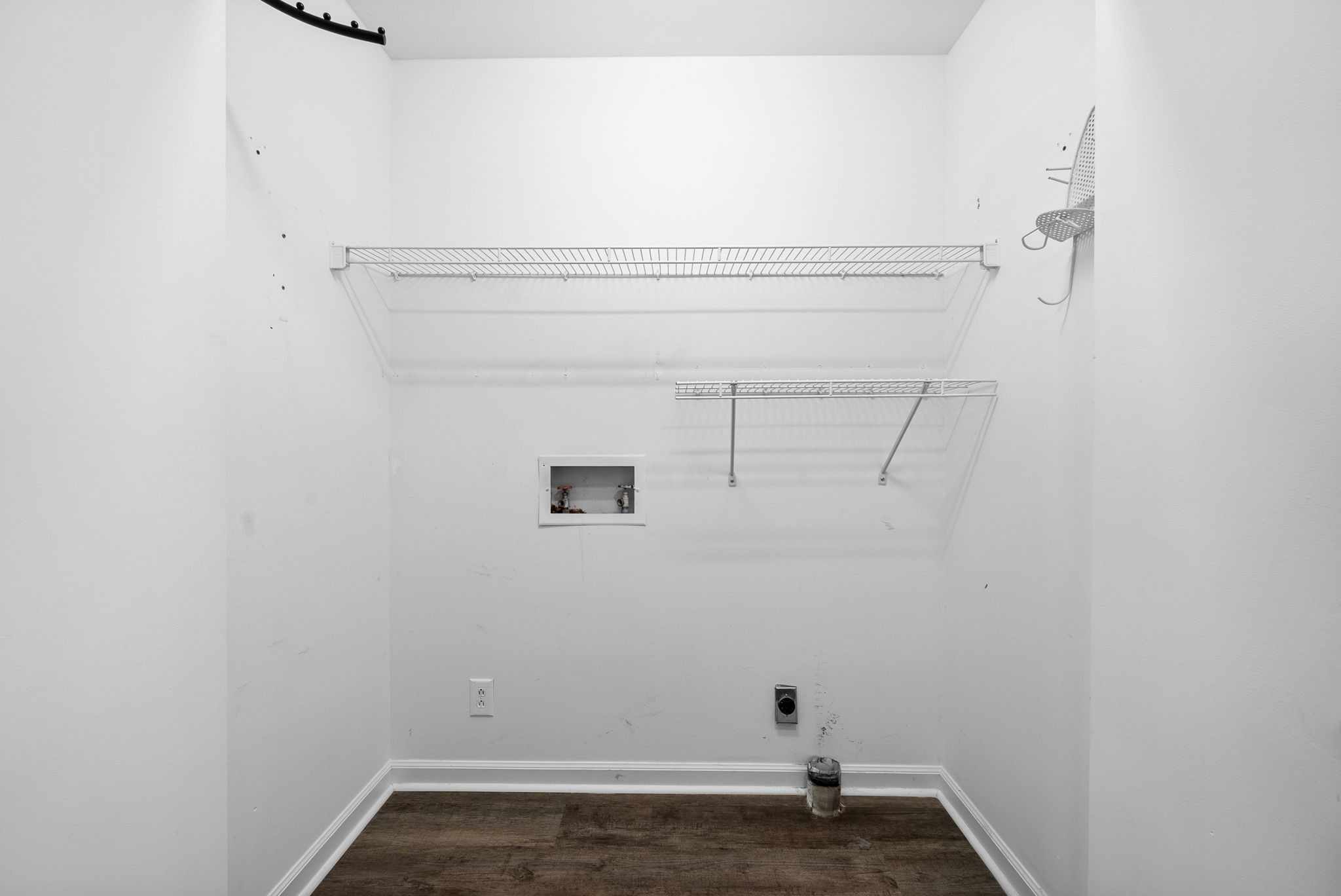 Clarksville, Tennessee 37043, United States, 3 Bedrooms Bedrooms, ,3 BathroomsBathrooms,Residential,Active,186957