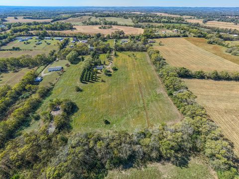 1064 Lauderdale Ln Bethpage TN 37022