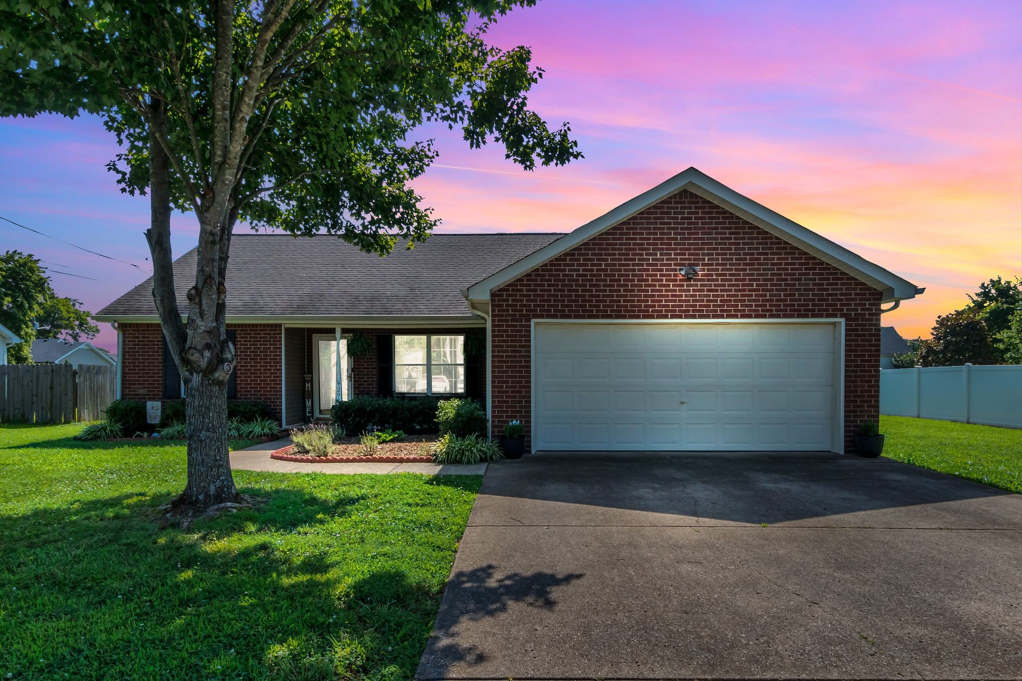 2918 Henderson Ln