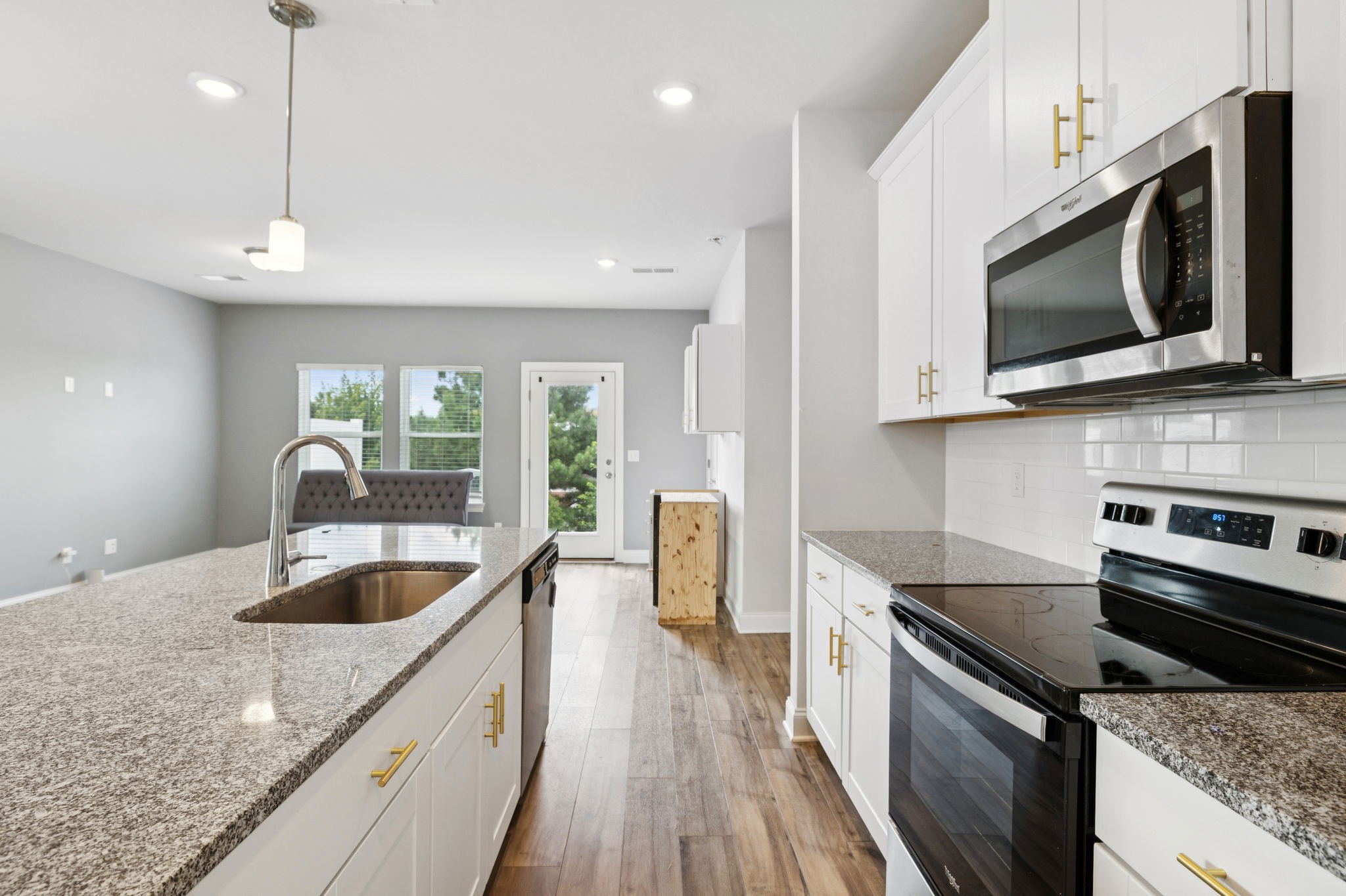 862 Longleaf Ln