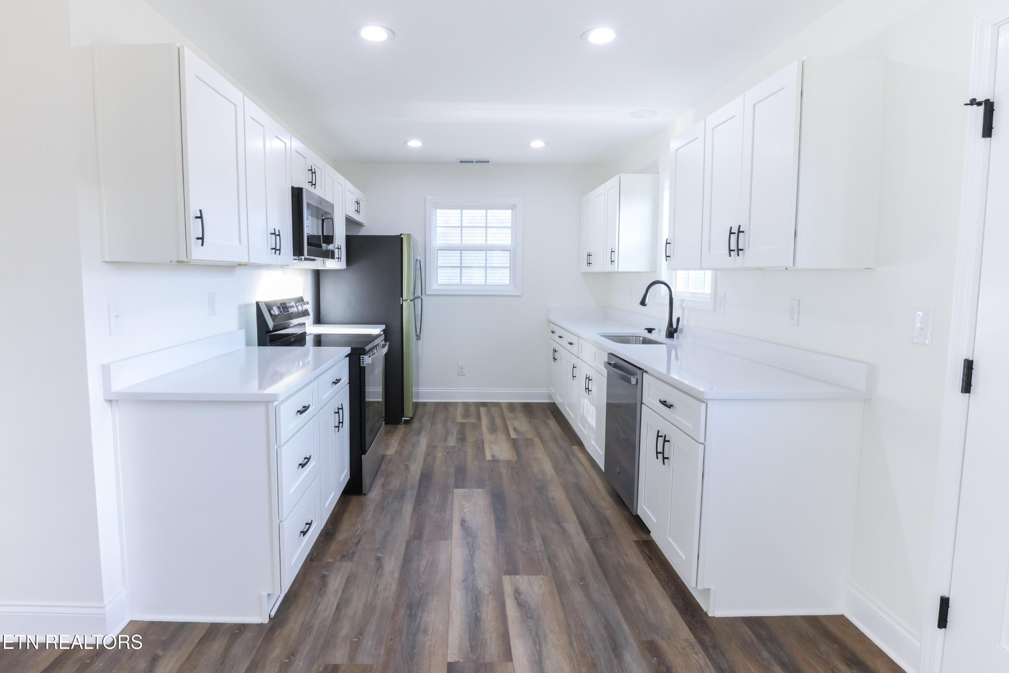 102105 Ken Lewis Way