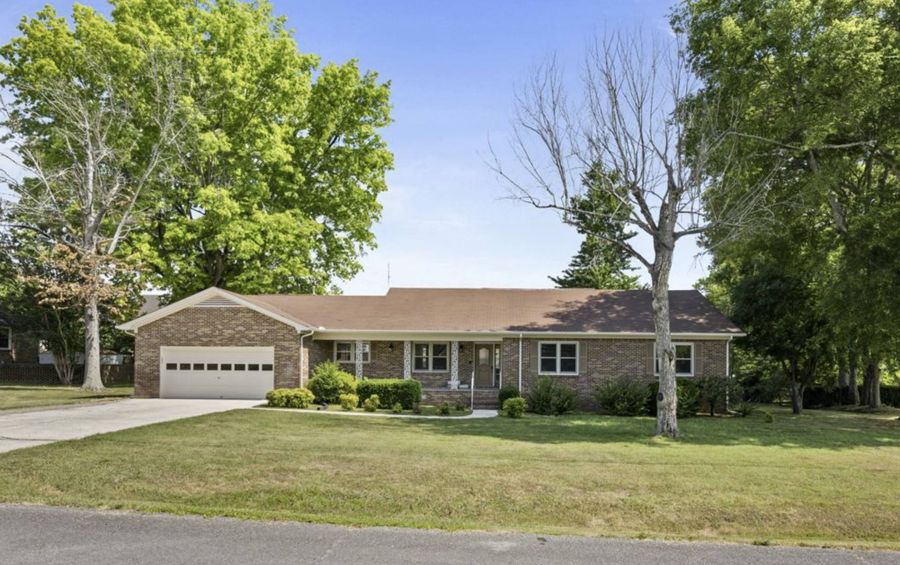 208 Jeffrey Dr