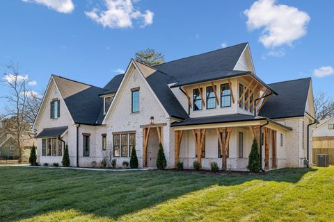 2823 Sugar Tree Rd Nashville TN 37215