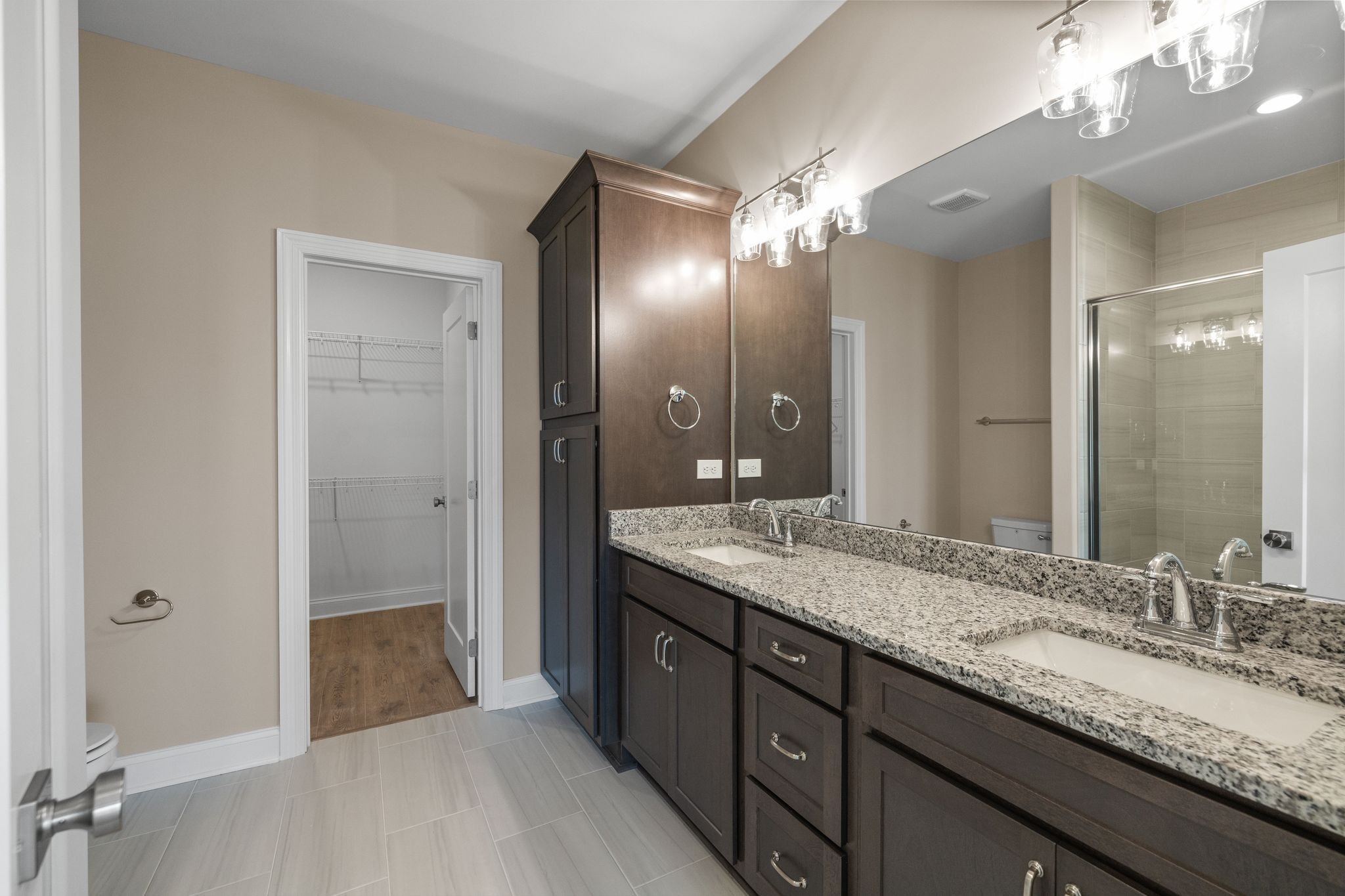 1908 Gracie Bug Loop