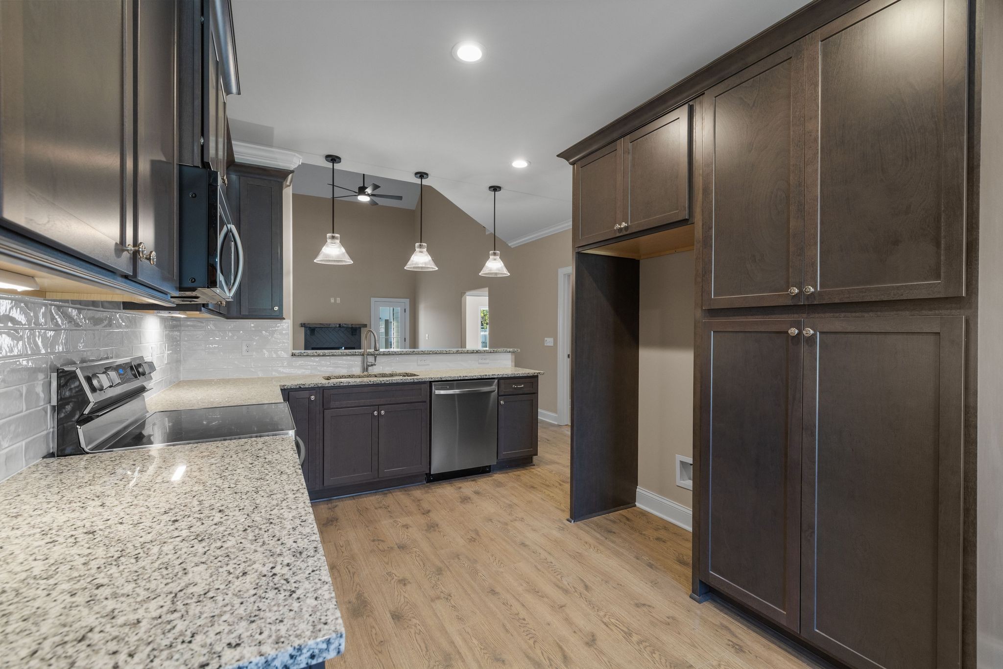 1908 Gracie Bug Loop