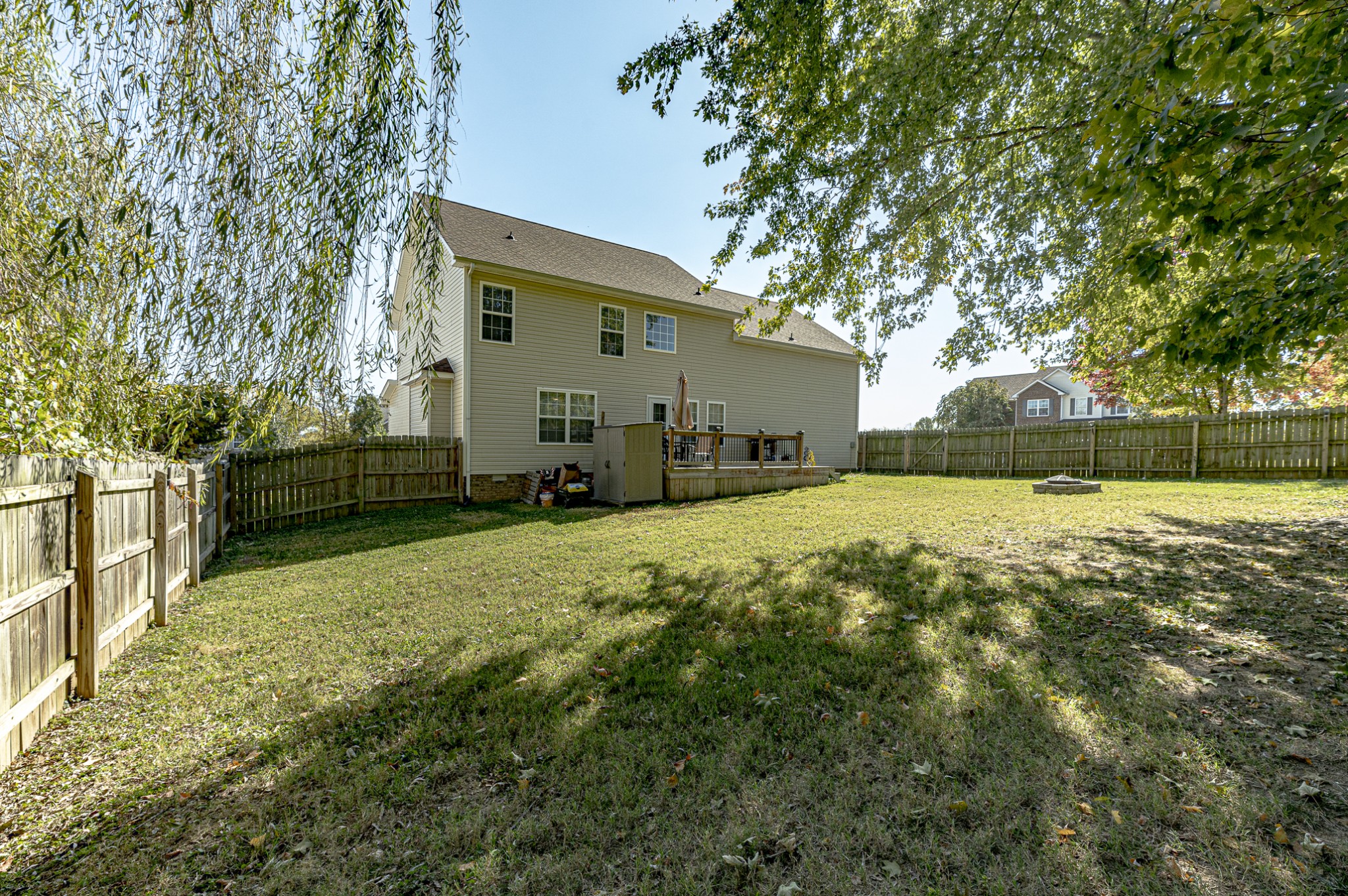 Clarksville, Tennessee 37042, United States, 4 Bedrooms Bedrooms, ,3 BathroomsBathrooms,Residential,Pending,39311