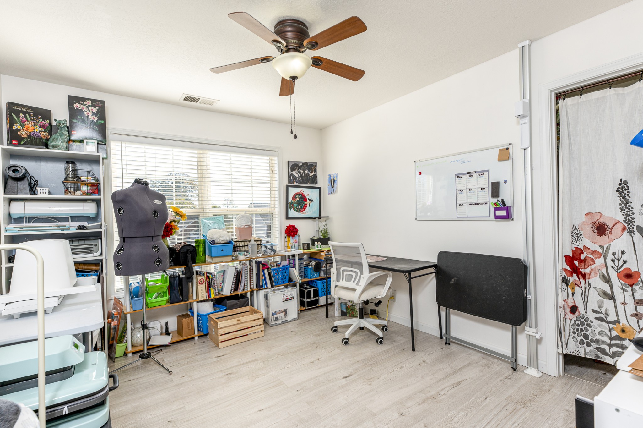 Clarksville, Tennessee 37042, United States, 4 Bedrooms Bedrooms, ,3 BathroomsBathrooms,Residential,Pending,39311