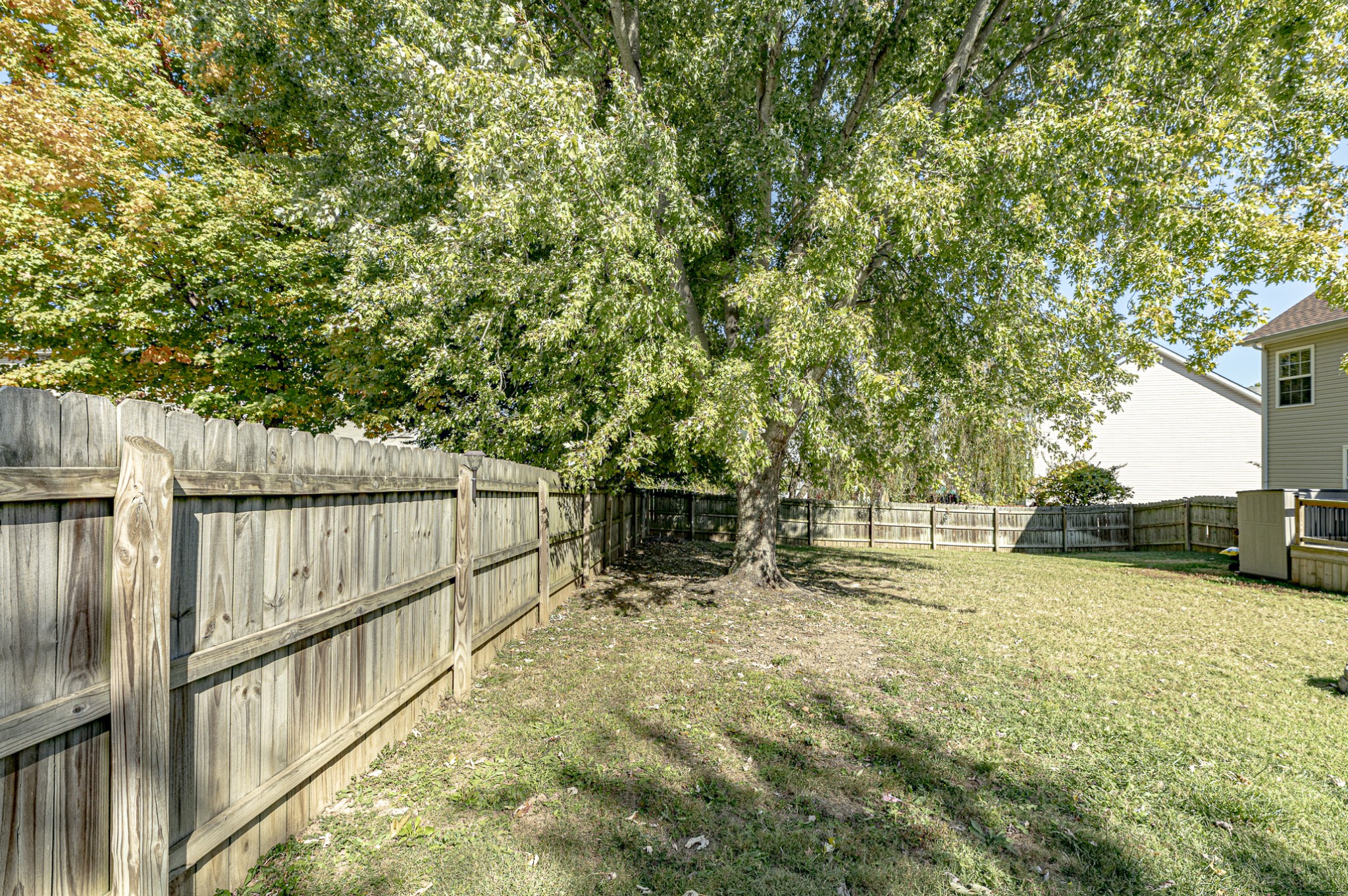 Clarksville, Tennessee 37042, United States, 4 Bedrooms Bedrooms, ,3 BathroomsBathrooms,Residential,Pending,39311