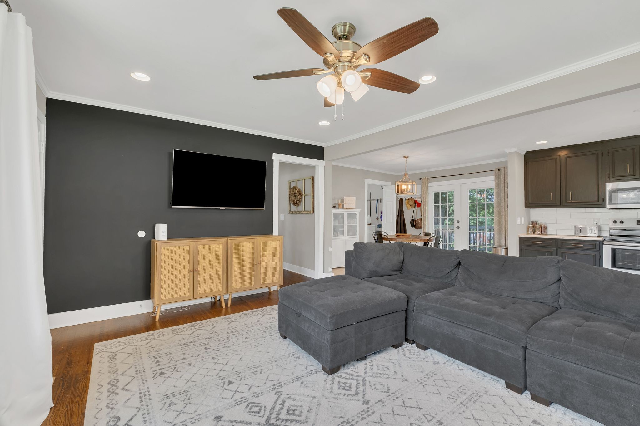4911 Packard Dr