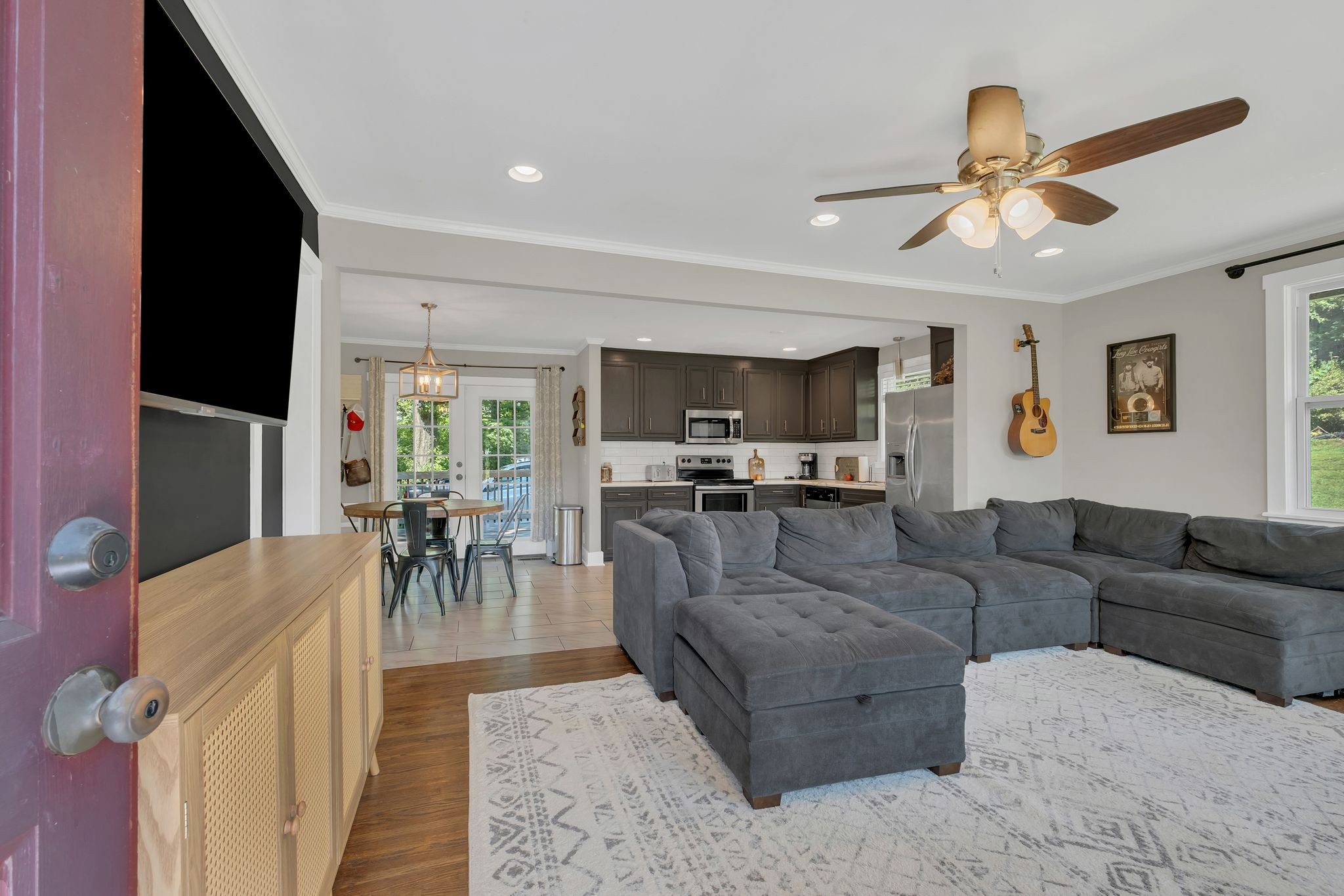 4911 Packard Dr