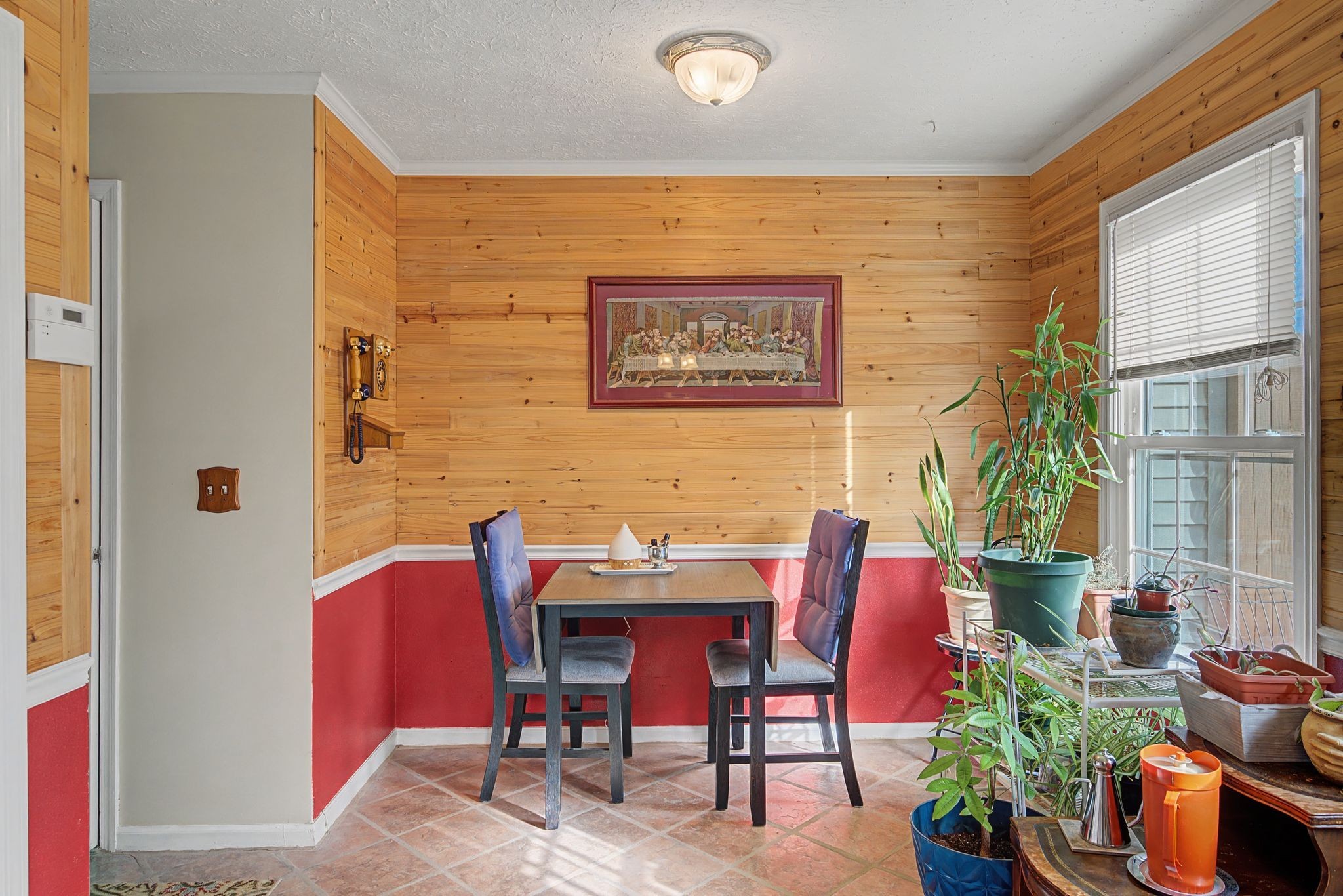 810 Lewis Ct