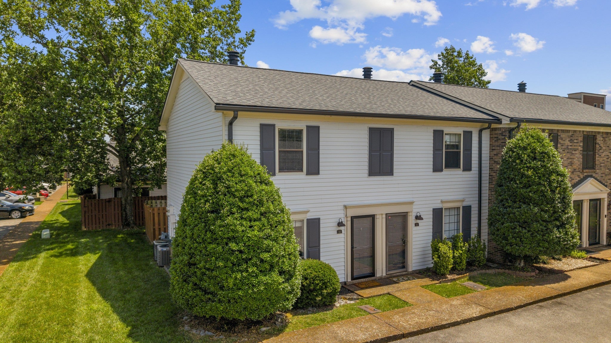 2-bed listing at 110 Academy Sq, Nashville