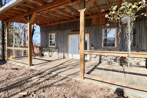 4561 Mayberry Prong Rd Linden TN 37096