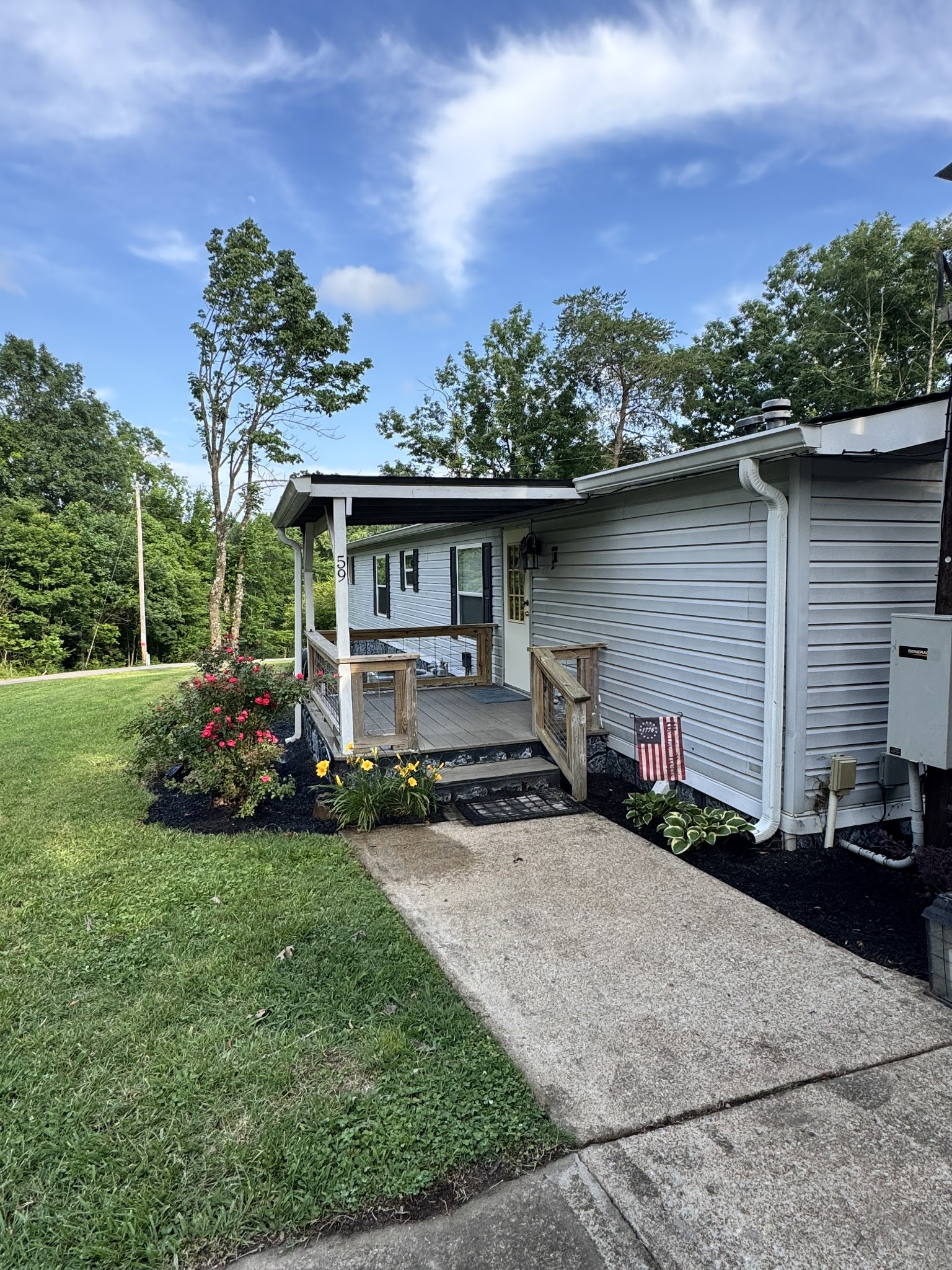 59 Riverview Ln