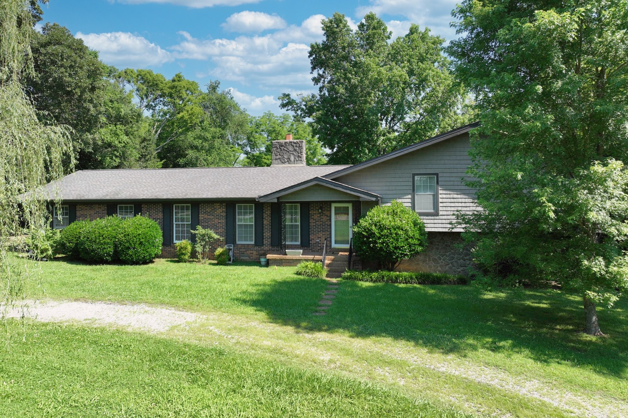 2085 Leeville Pike