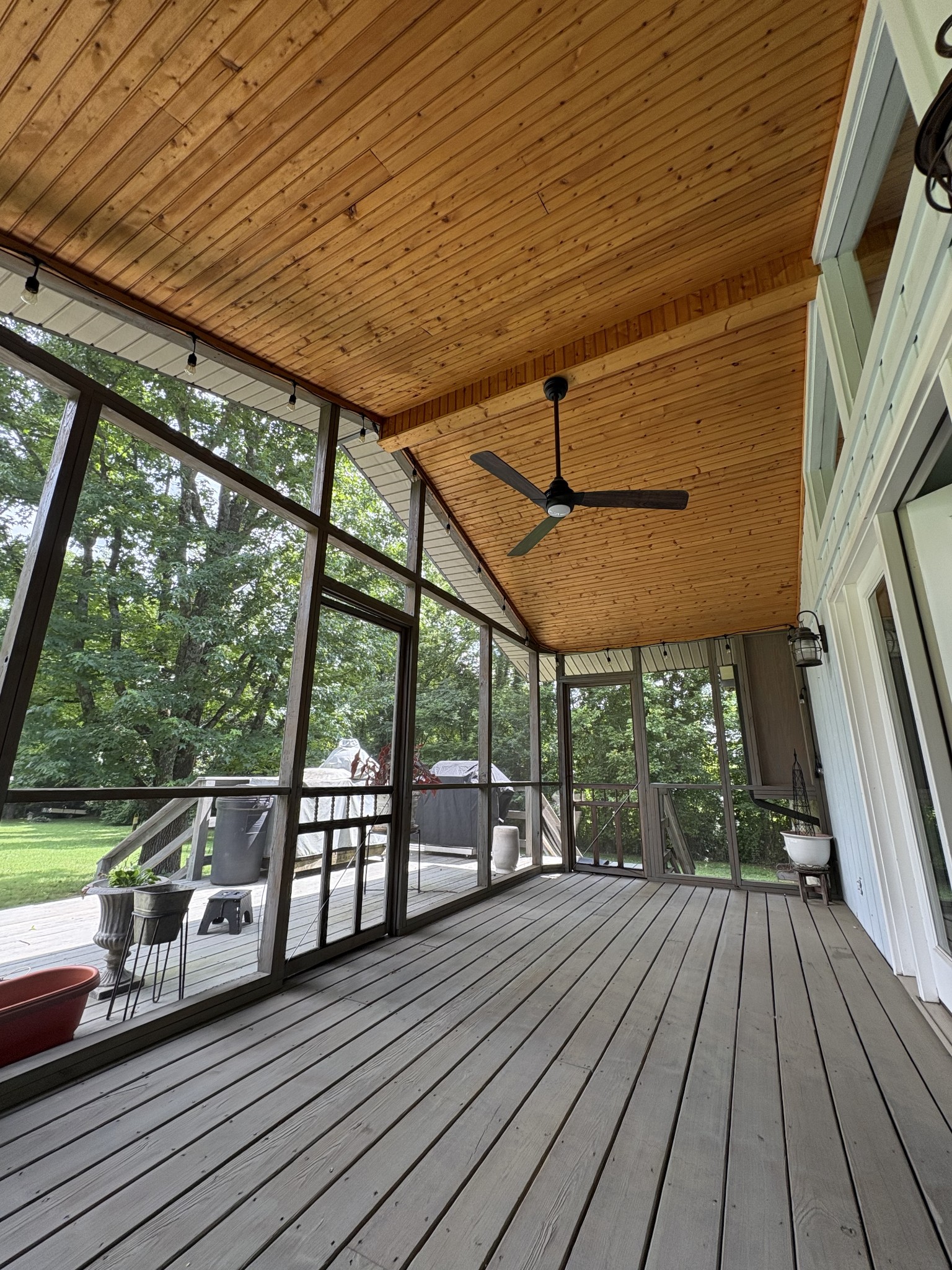 2085 Leeville Pike