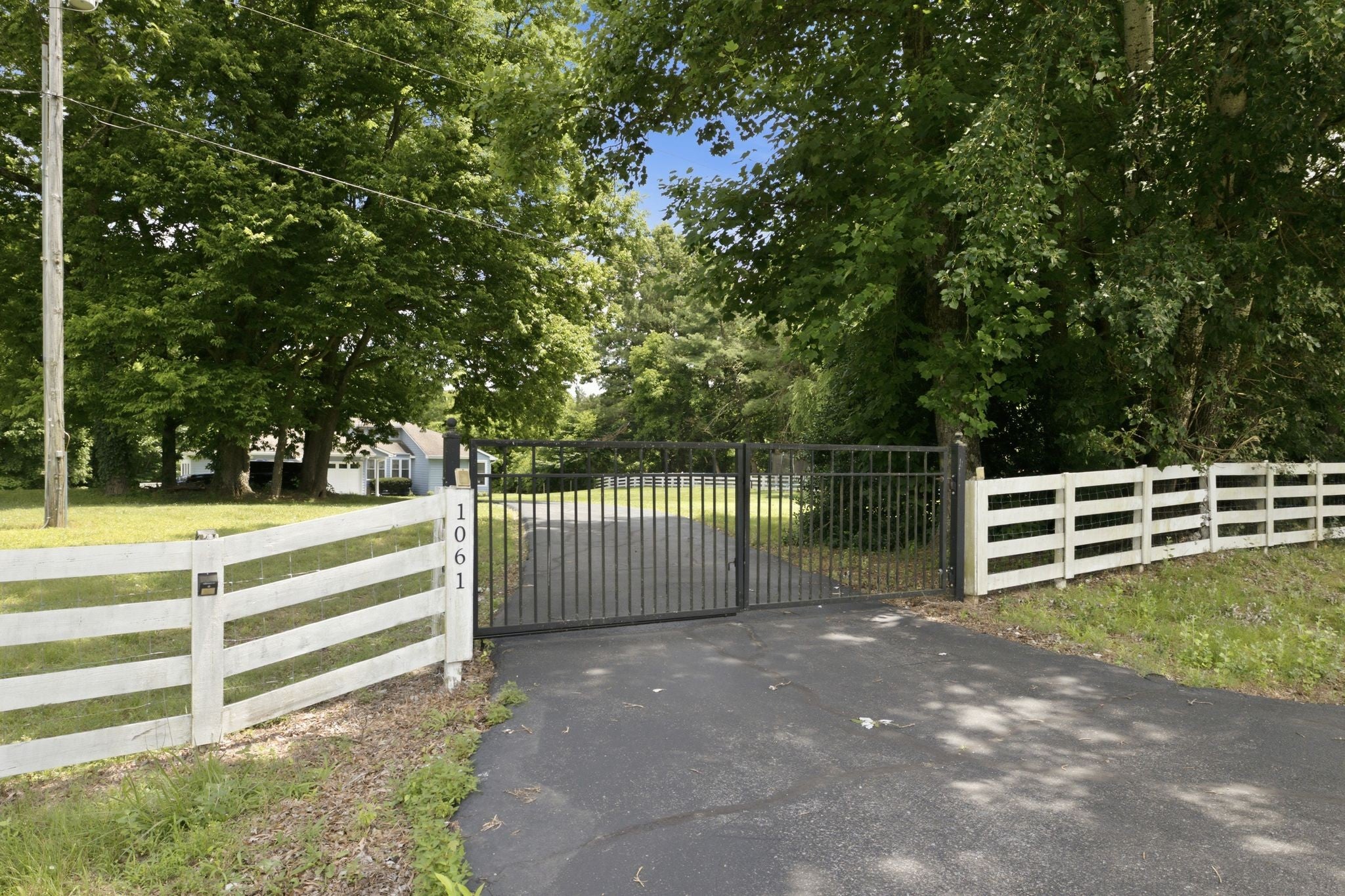 1061 Cliff White Rd
