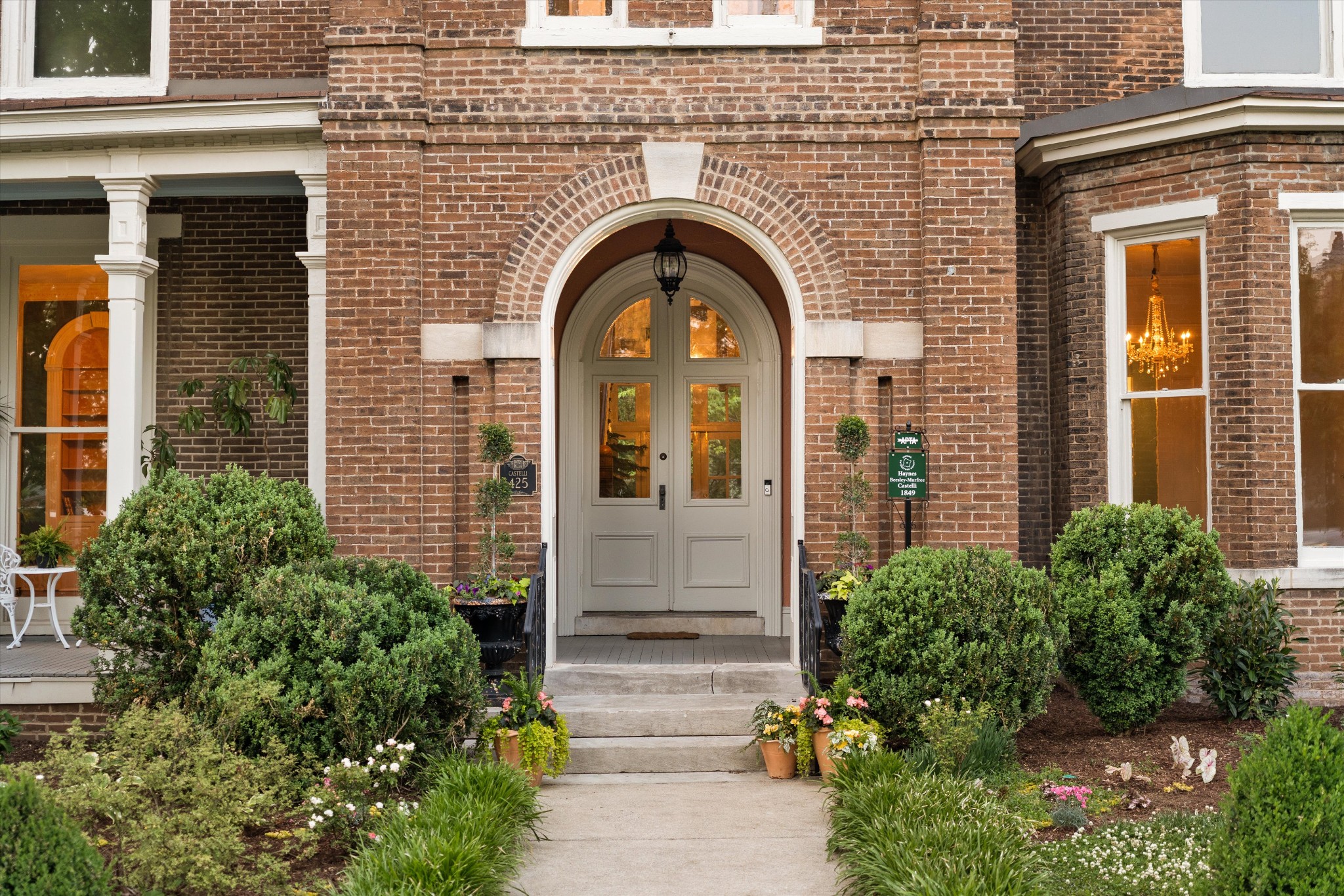 425 E Main St