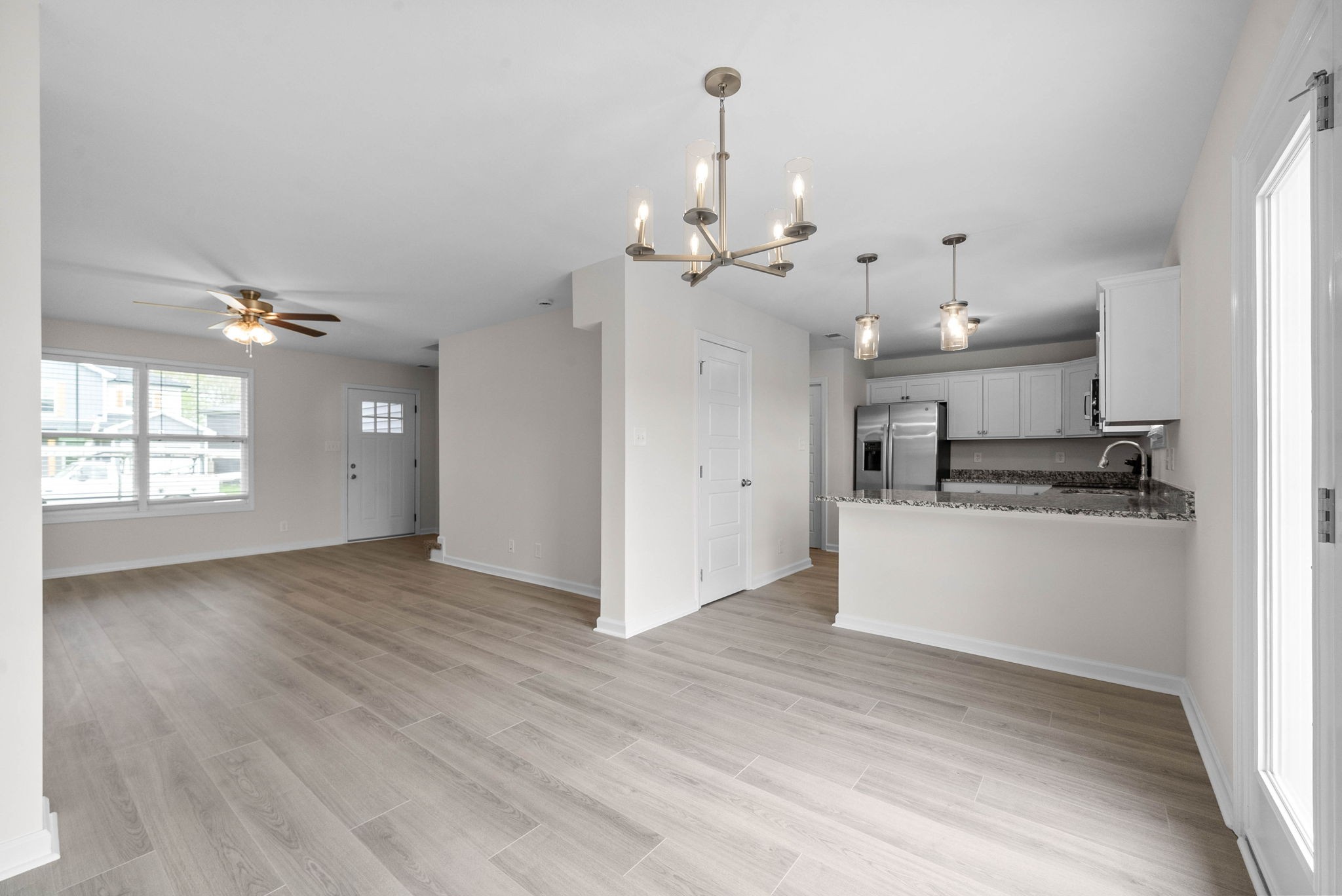 Clarksville, Tennessee 37043, United States, 3 Bedrooms Bedrooms, ,3 BathroomsBathrooms,Residential,Active,113314