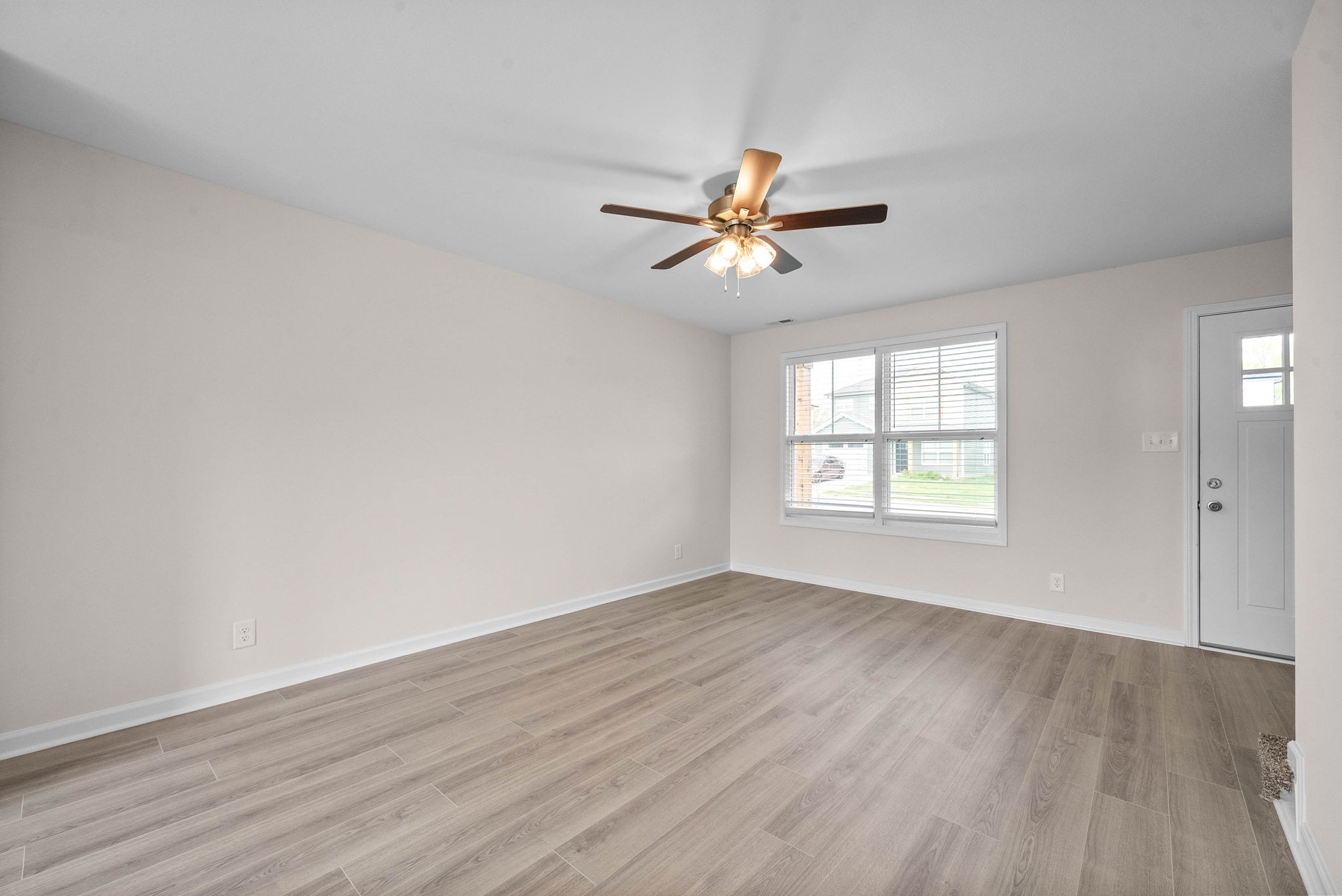 Clarksville, Tennessee 37043, United States, 3 Bedrooms Bedrooms, ,3 BathroomsBathrooms,Residential,Active,113314