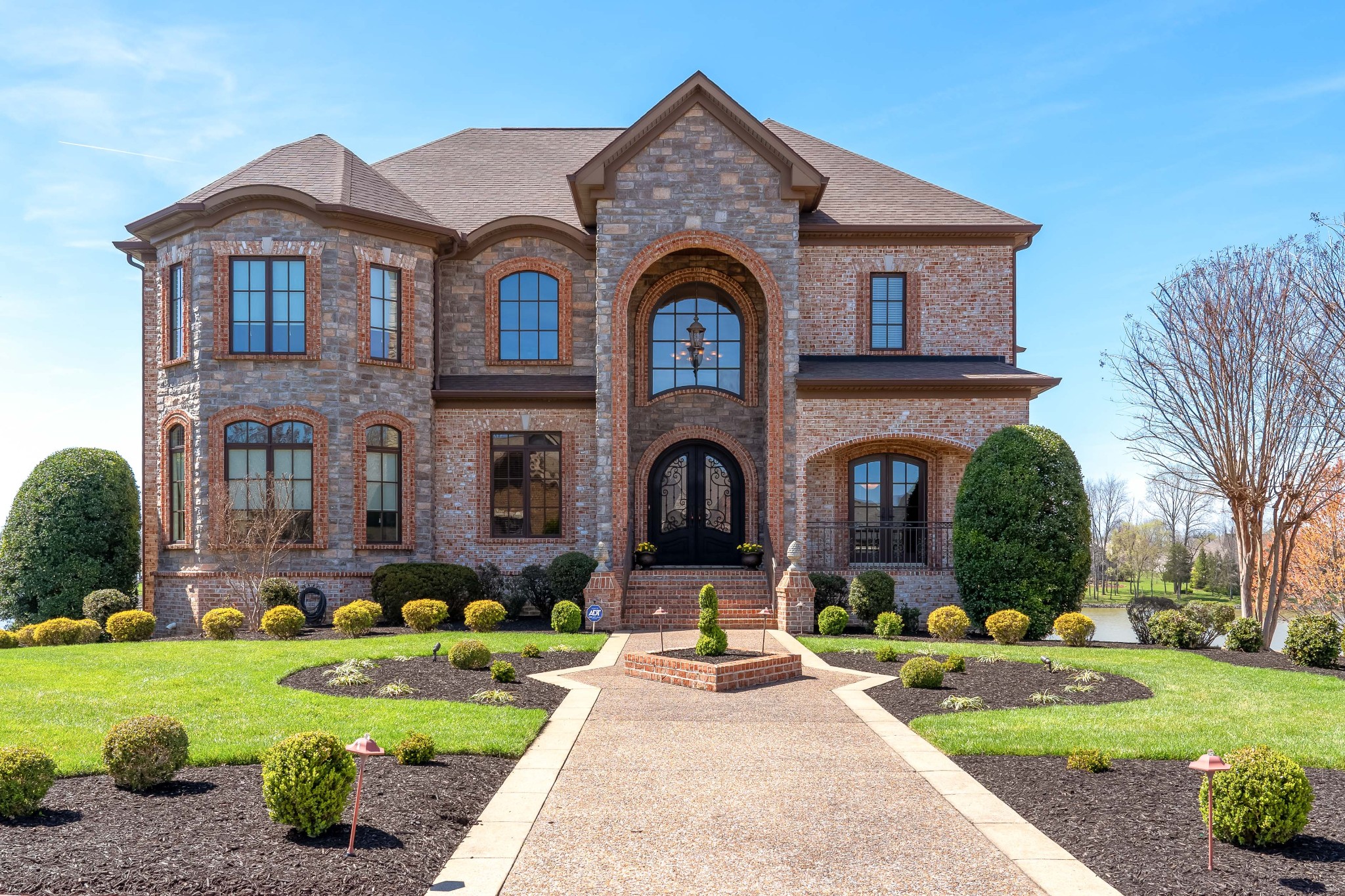 805 Plantation Blvd