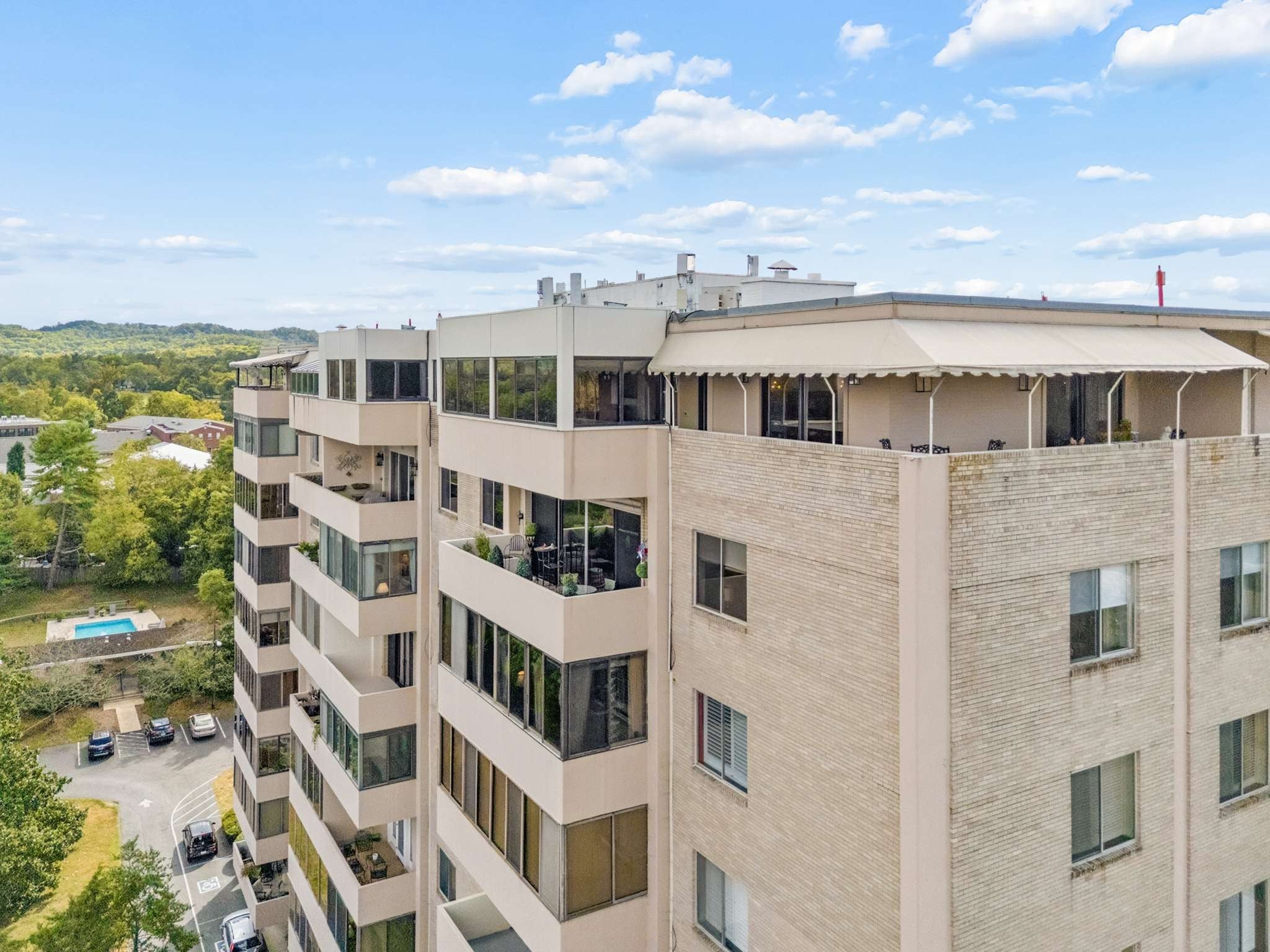 105 Leake Ave Ph4, Nashville TN 37205 2-bed condo, photo 2 of 41