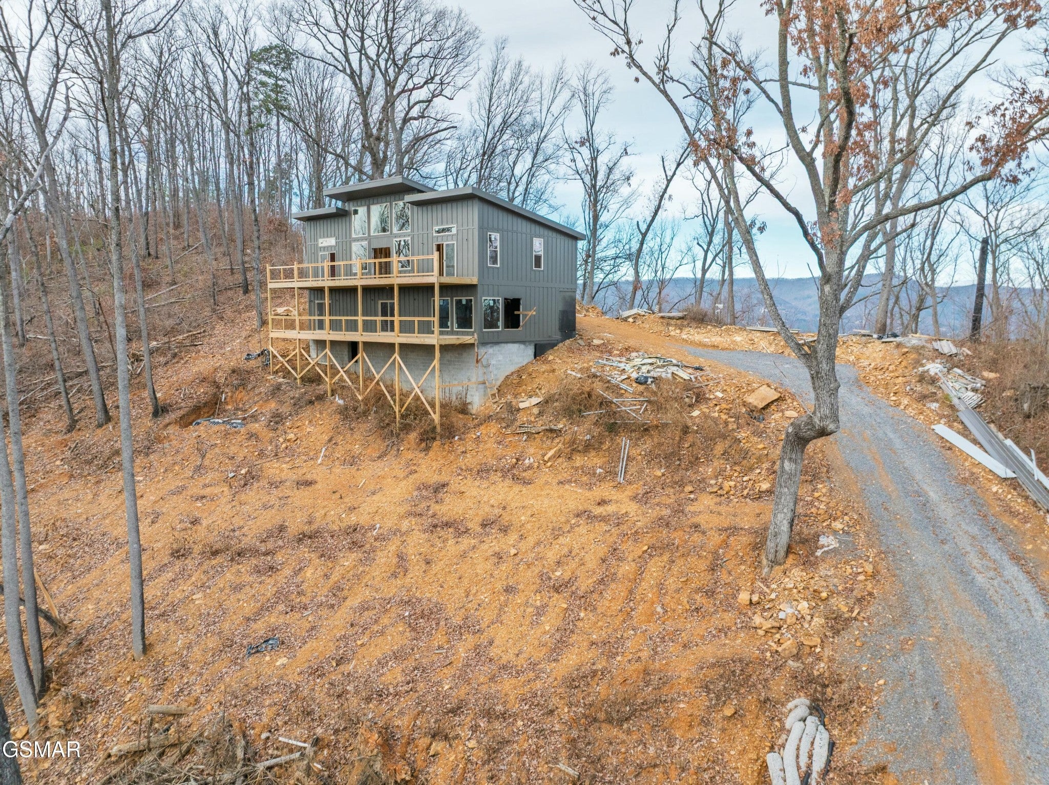 1995 Spurling Road