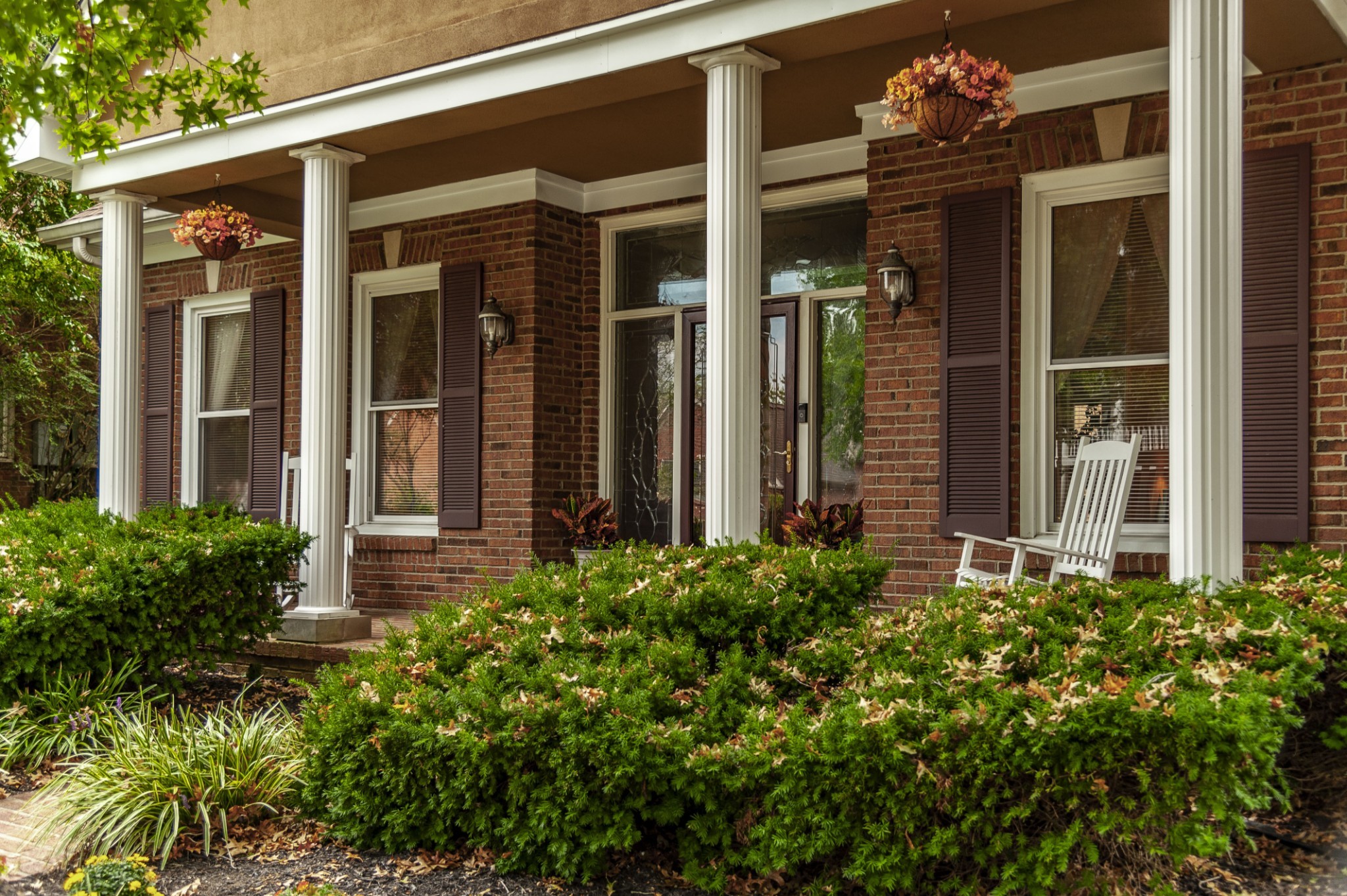 135 N Country Club Dr