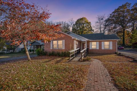 311 Edgewood St Paris TN 38242