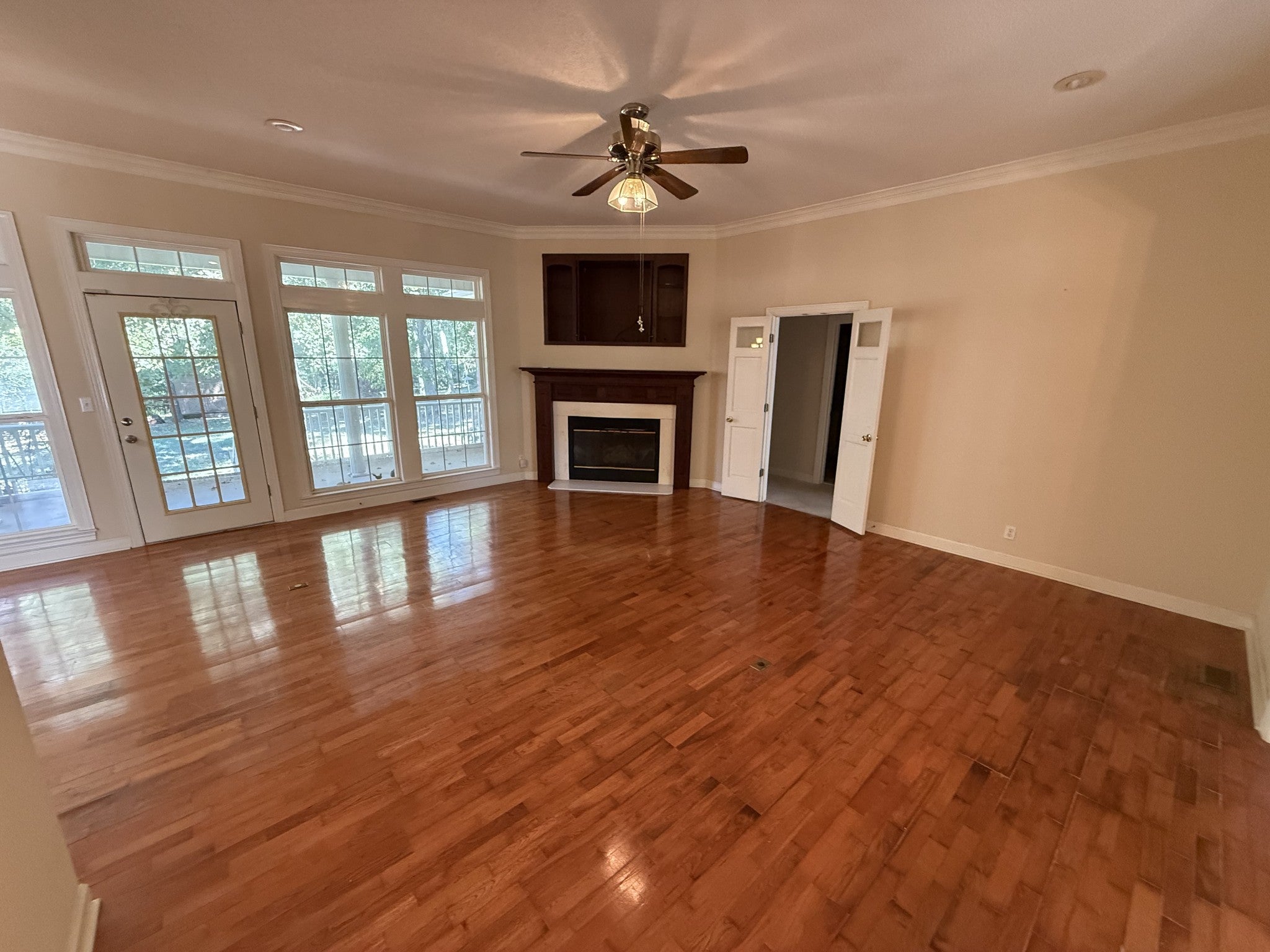 1313 Asbury Dr